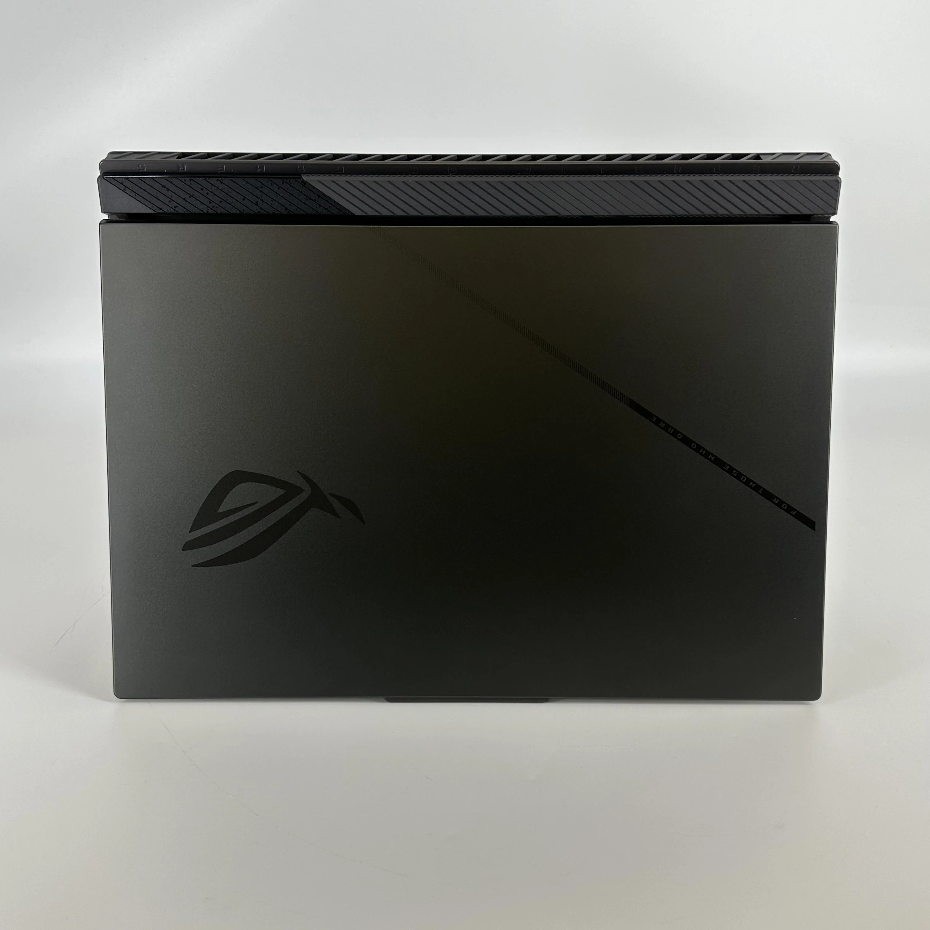 Asus ROG Strix G16 G614 16 Black 2.5 GHz AMD Ryzen 9 9955HX 32GB RAM 1TB Solid State Drive NVIDIA GeForce RTX 5070 Ti 12 GB - Image 6