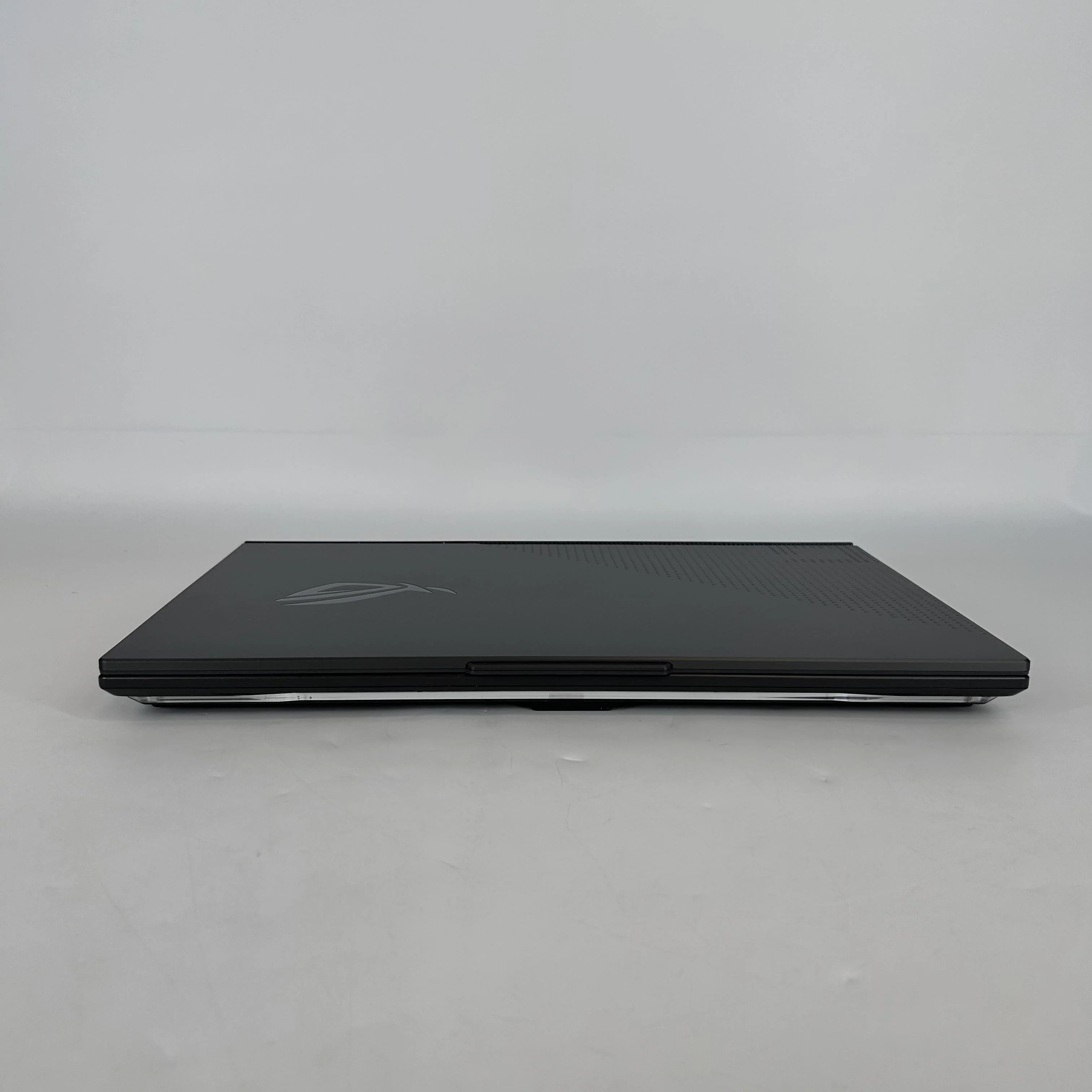 Asus ROG Strix G17 G713 17.3 Black 3.0 GHz AMD Ryzen 9 7845HX 16GB RAM 1TB Solid State Drive NVIDIA GeForce RTX 4060 8 GB - Image 9