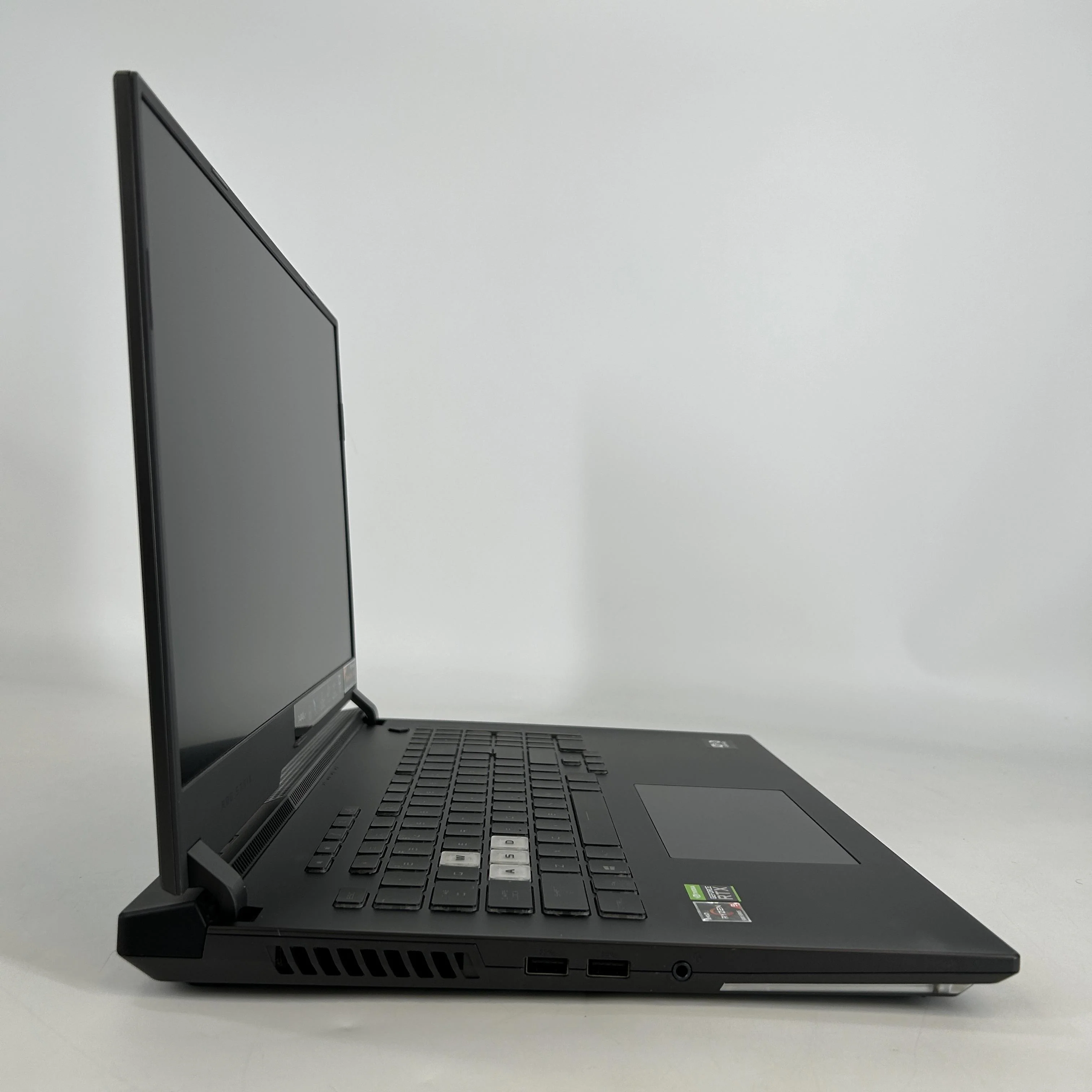 Asus ROG Strix G17 G713 17.3 Black 3.3 GHz AMD Ryzen 9 5900HX 16GB RAM 2TB Solid State Drive 1TB Solid State Drive NVIDIA GeForce RTX 3060 6 GB - Image 3