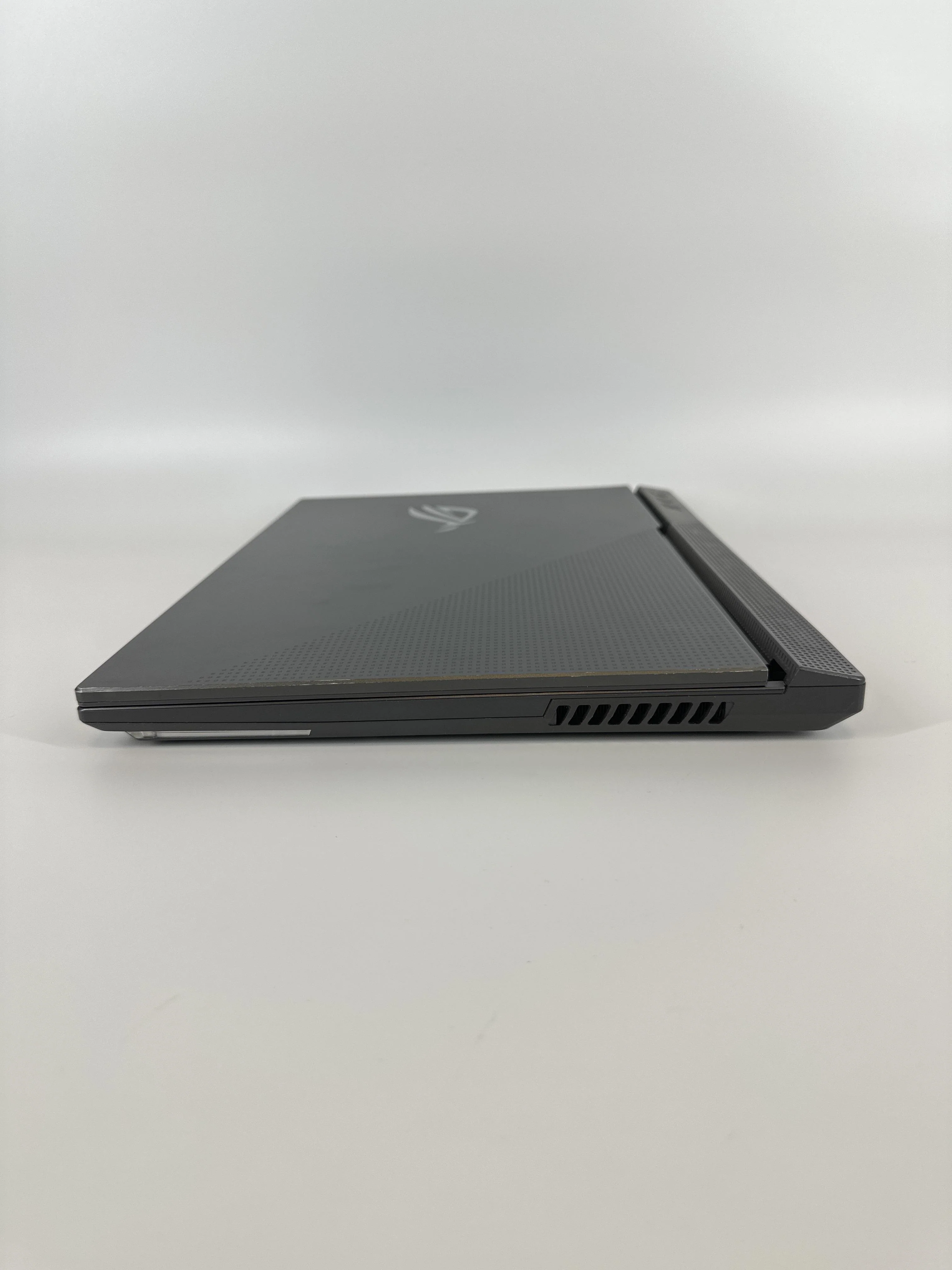 Asus ROG Strix G17 G713 17.3 Gray 3.3 GHz AMD Ryzen 9 5900HX 32GB RAM 1TB Solid State Drive 512GB Solid State Drive NVIDIA GeForce RTX 3060 6 GB - Image 8