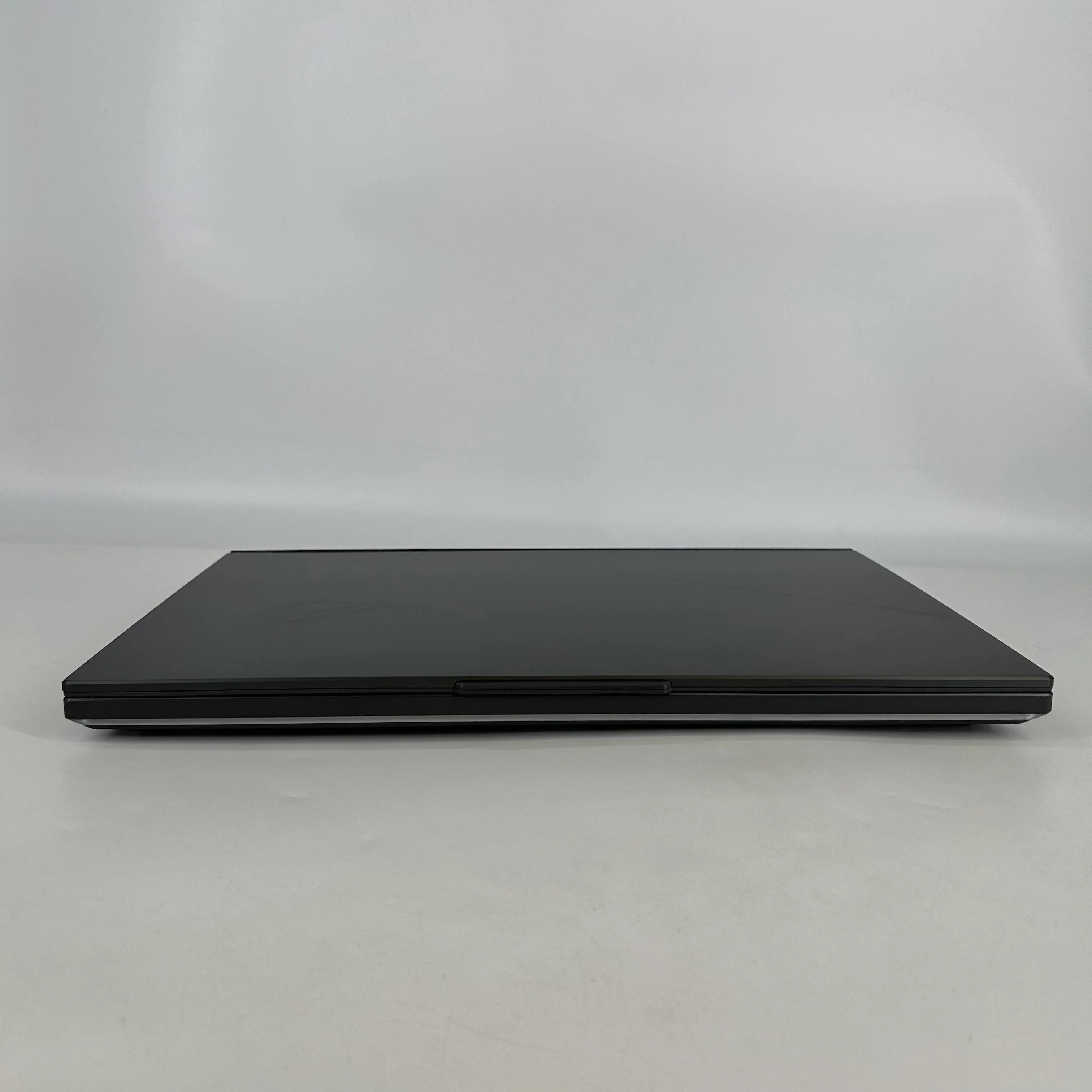 Asus ROG Strix G18 G814 18 Gray 2.4 GHz AMD Ryzen 9 8940HX 32GB RAM 1TB Solid State Drive NVIDIA GeForce RTX 5060 8 GB - Image 8