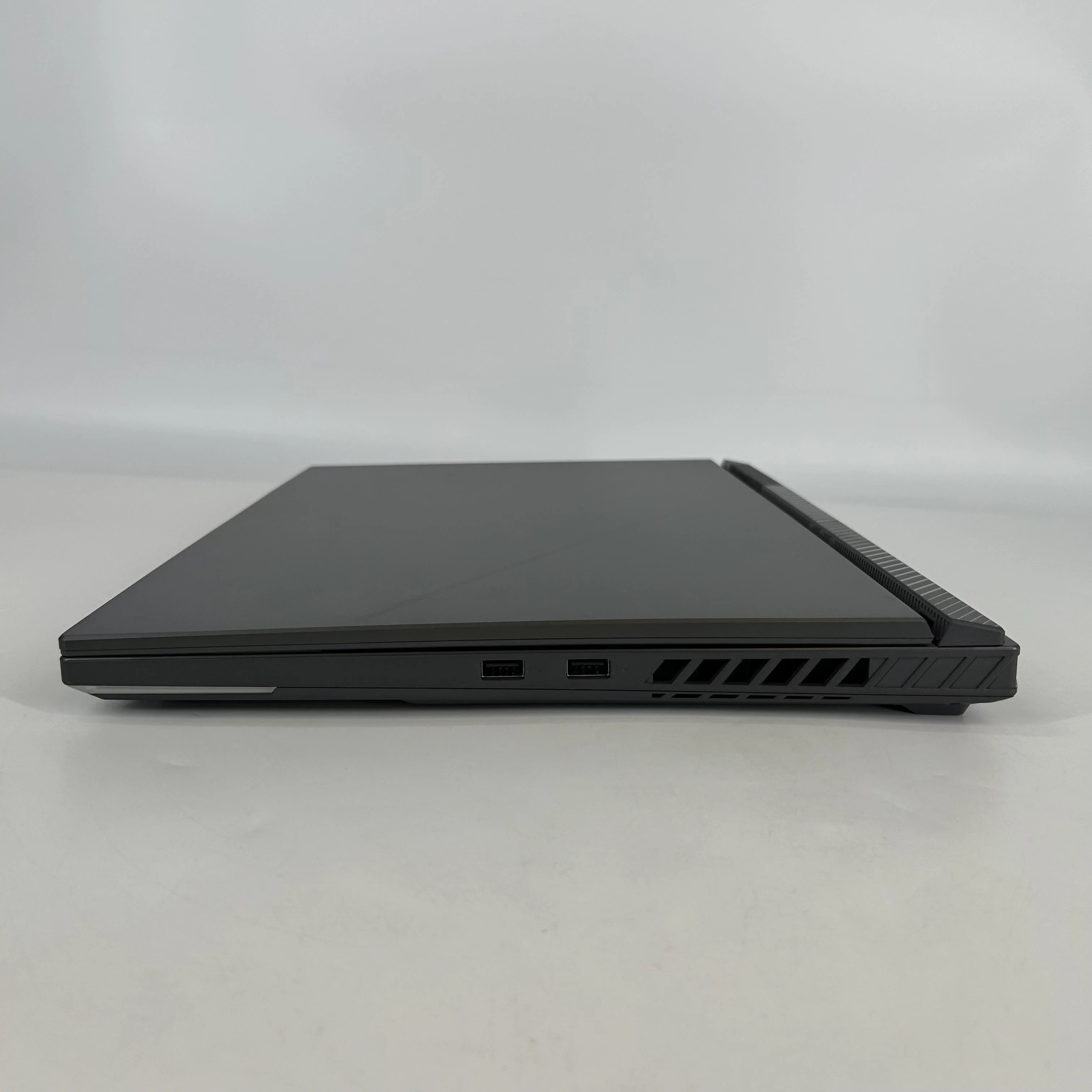 Asus ROG Strix G18 G814 18 Gray 2.4 GHz AMD Ryzen 9 8940HX 32GB RAM 1TB Solid State Drive NVIDIA GeForce RTX 5060 8 GB - Image 9