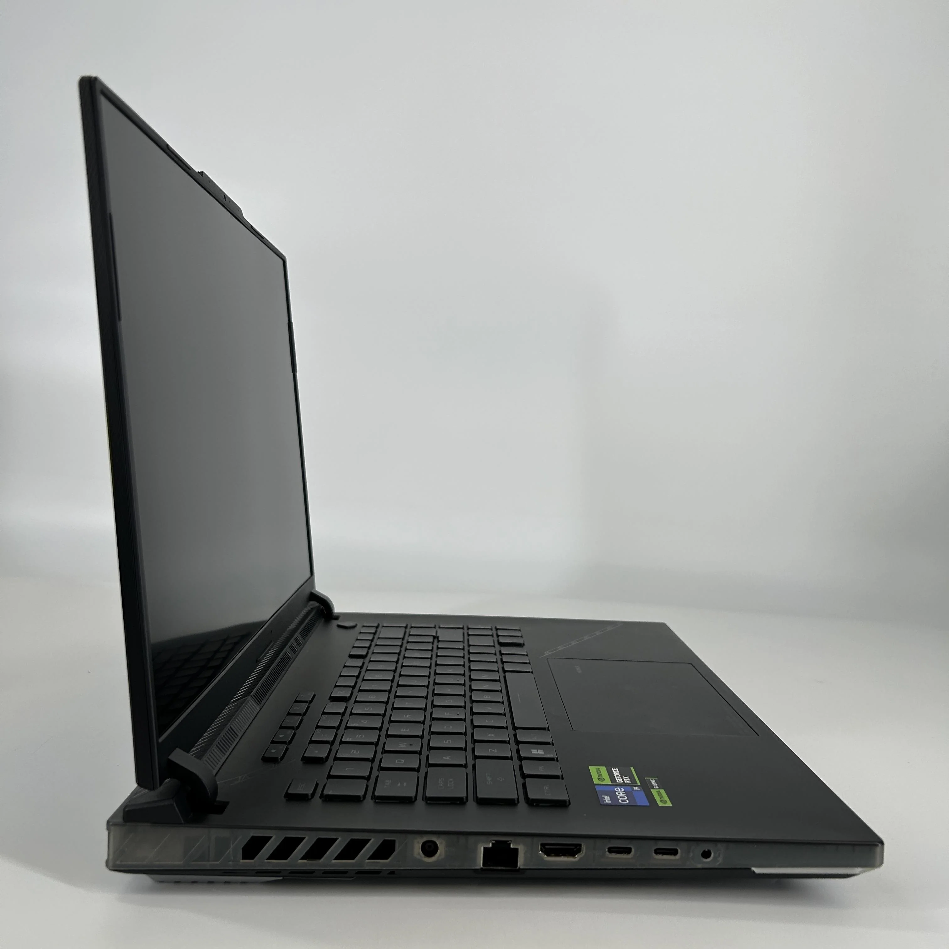 Asus ROG Strix Scar 16 G634 16 Black 2.2 GHz Intel Core i9 13th Gen. 32GB RAM 1TB Solid State Drive 1TB Solid State Drive NVIDIA GeForce RTX 4090 16 GB - Image 3
