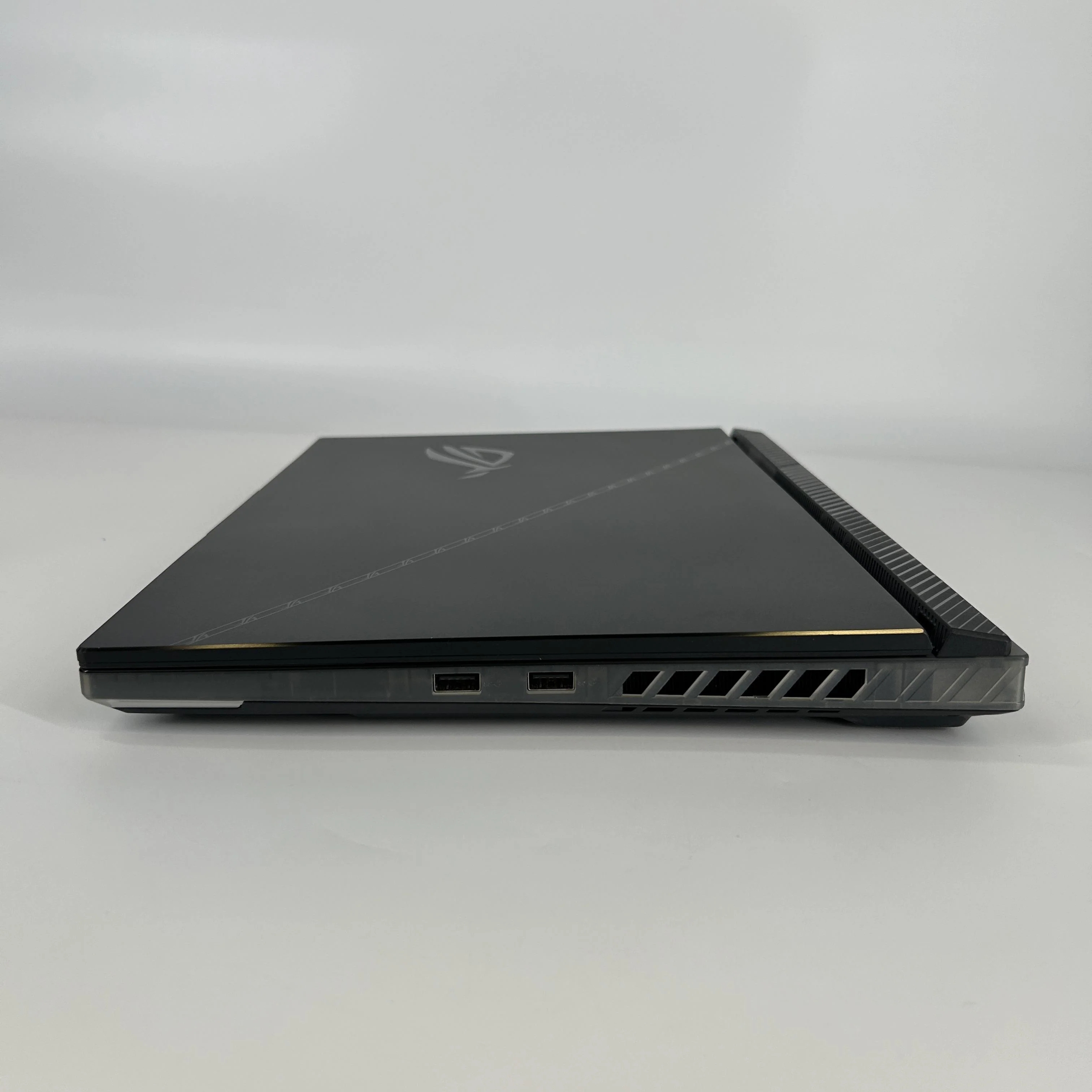 Asus ROG Strix Scar 16 G634 16 Black 2.2 GHz Intel Core i9 13th Gen. 32GB RAM 1TB Solid State Drive 1TB Solid State Drive NVIDIA GeForce RTX 4090 16 GB - Image 7