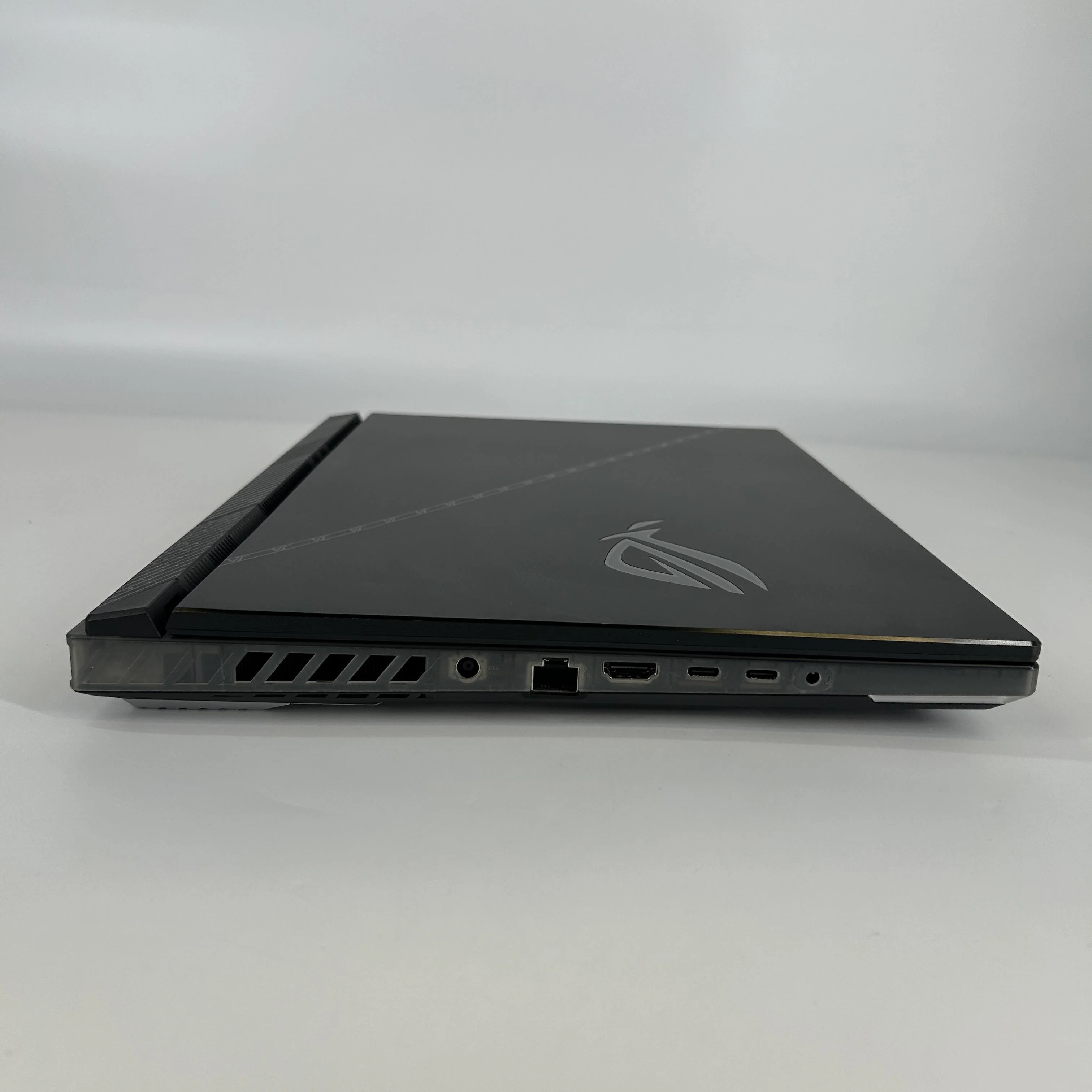 Asus ROG Strix Scar 16 G634 16 Black 2.2 GHz Intel Core i9 13th Gen. 32GB RAM 1TB Solid State Drive 1TB Solid State Drive NVIDIA GeForce RTX 4090 16 GB - Image 9
