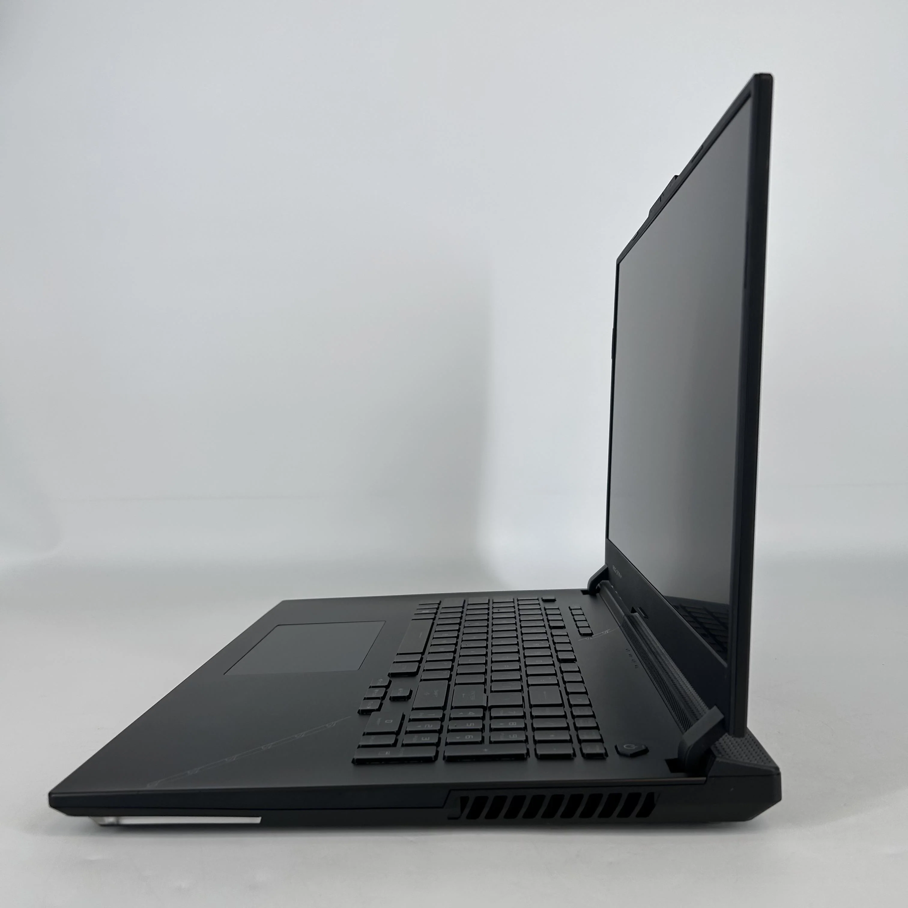 Asus ROG Strix Scar 17 G733 17.3 Black 2.3 GHz AMD Ryzen 9 7945HX 64GB RAM 2TB Solid State Drive NVIDIA GeForce RTX 4090 16 GB - Image 4