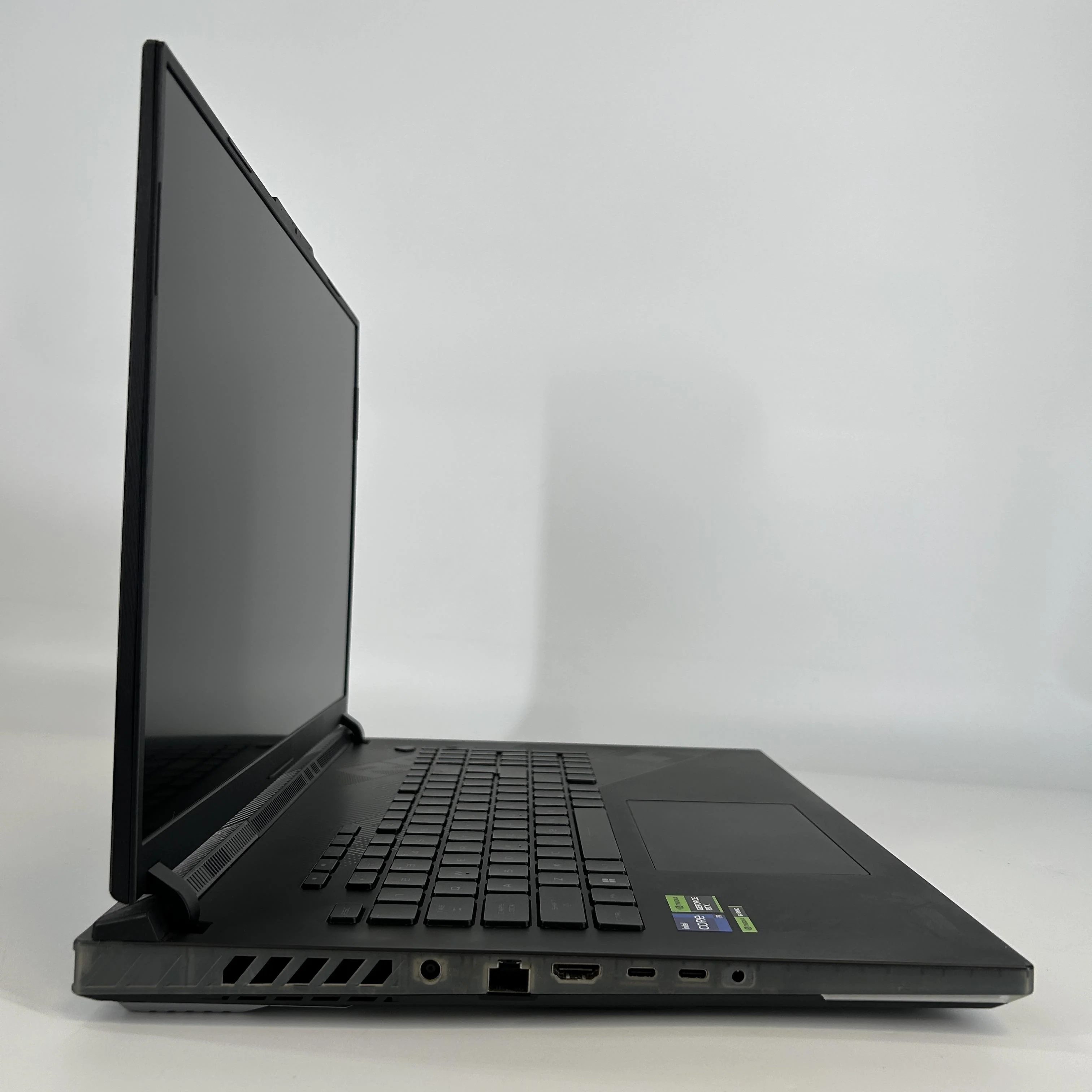 Asus ROG Strix Scar 18 G834 18 Black 2.2 GHz Intel Core i9 14th Gen. 32GB RAM 2TB Solid State Drive NVIDIA GeForce RTX 4080 12 GB - Image 4