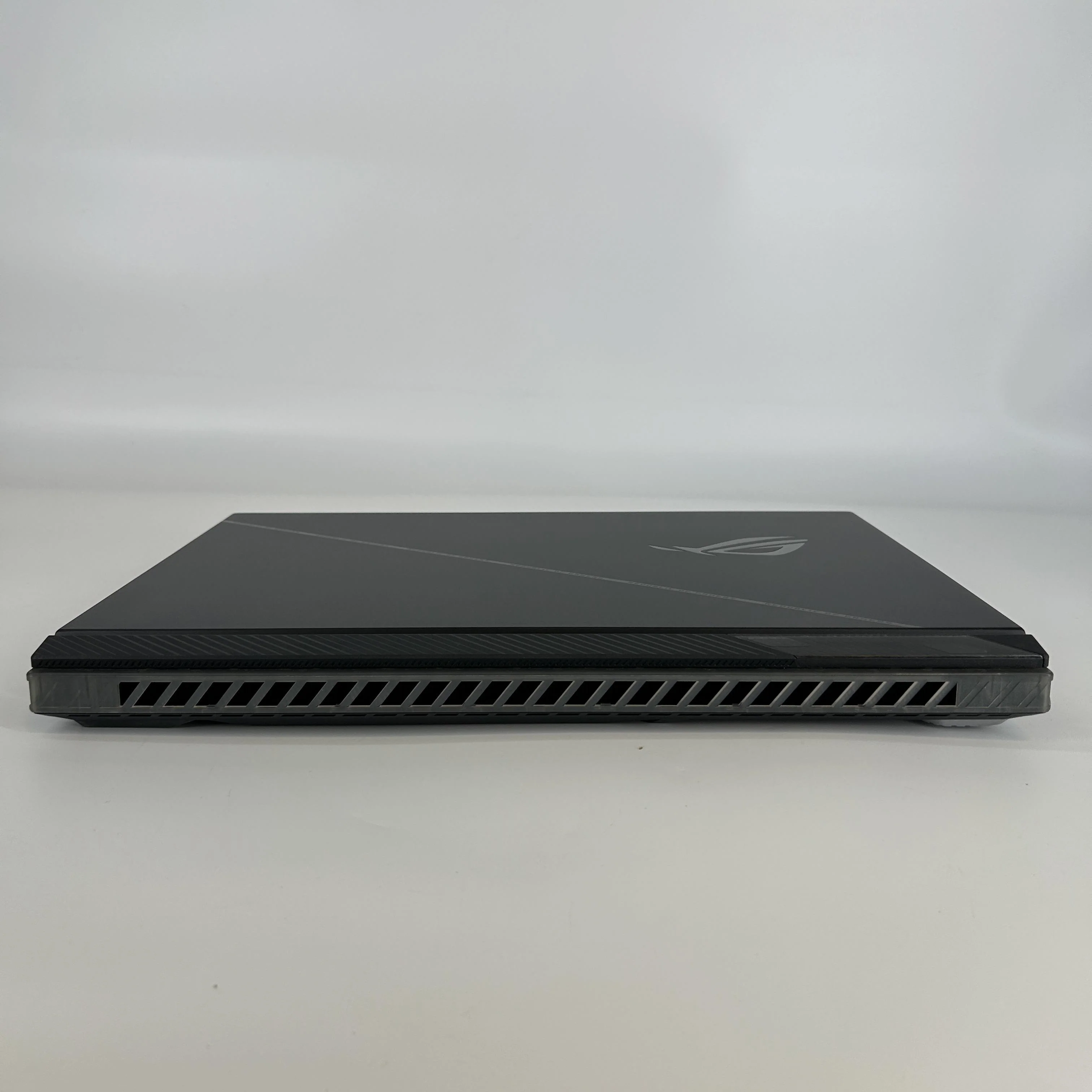 Asus ROG Strix Scar 18 G834 18 Black 2.2 GHz Intel Core i9 14th Gen. 32GB RAM 2TB Solid State Drive NVIDIA GeForce RTX 4080 12 GB - Image 7