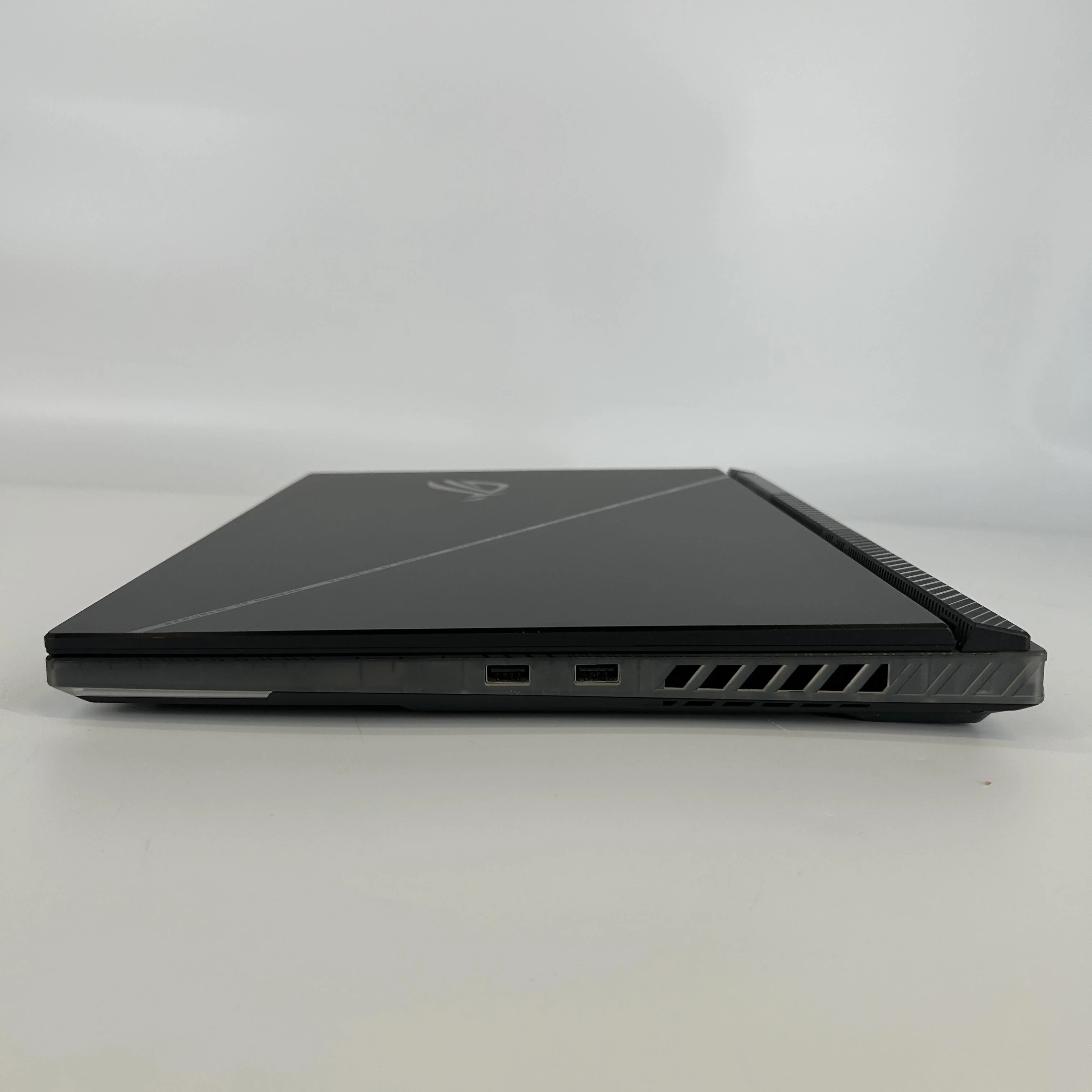 Asus ROG Strix Scar 18 G834 18 Black 2.2 GHz Intel Core i9 14th Gen. 32GB RAM 2TB Solid State Drive NVIDIA GeForce RTX 4080 12 GB - Image 8