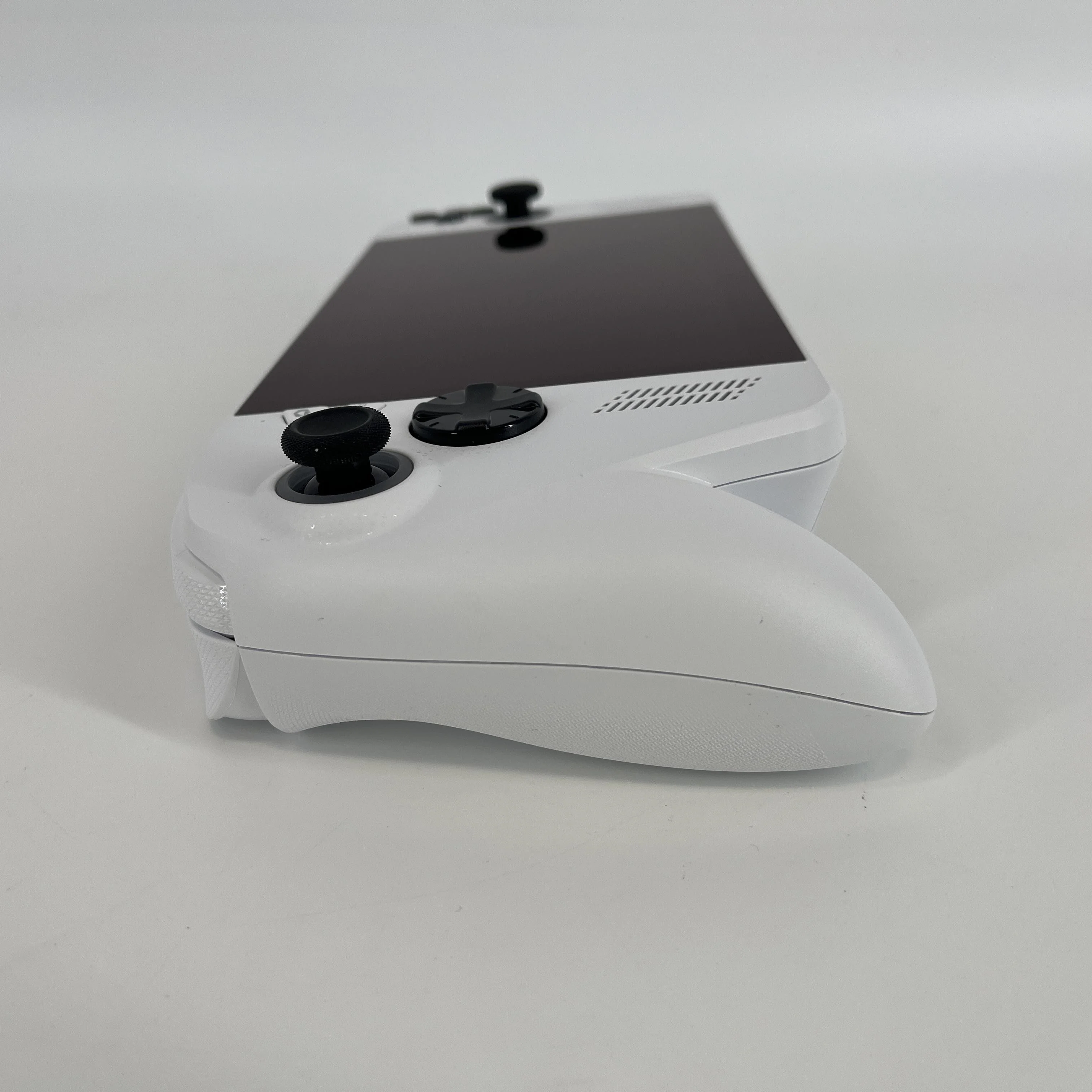 Asus ROG Xbox Ally White AMD Ryzen Z2 A 16GB RAM 512GB Solid State Drive - Image 5