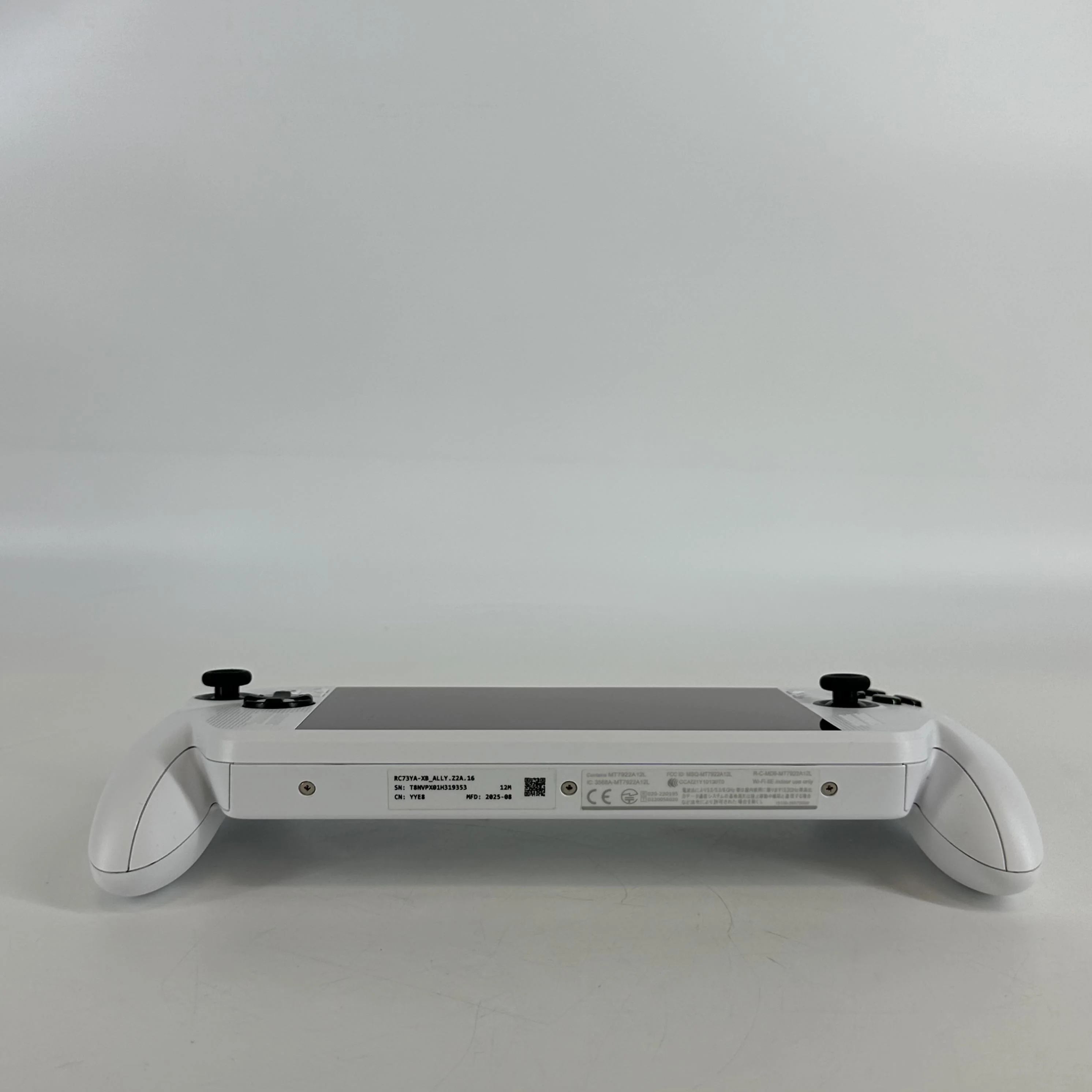 Asus ROG Xbox Ally White AMD Ryzen Z2 A 16GB RAM 512GB Solid State Drive - Image 7