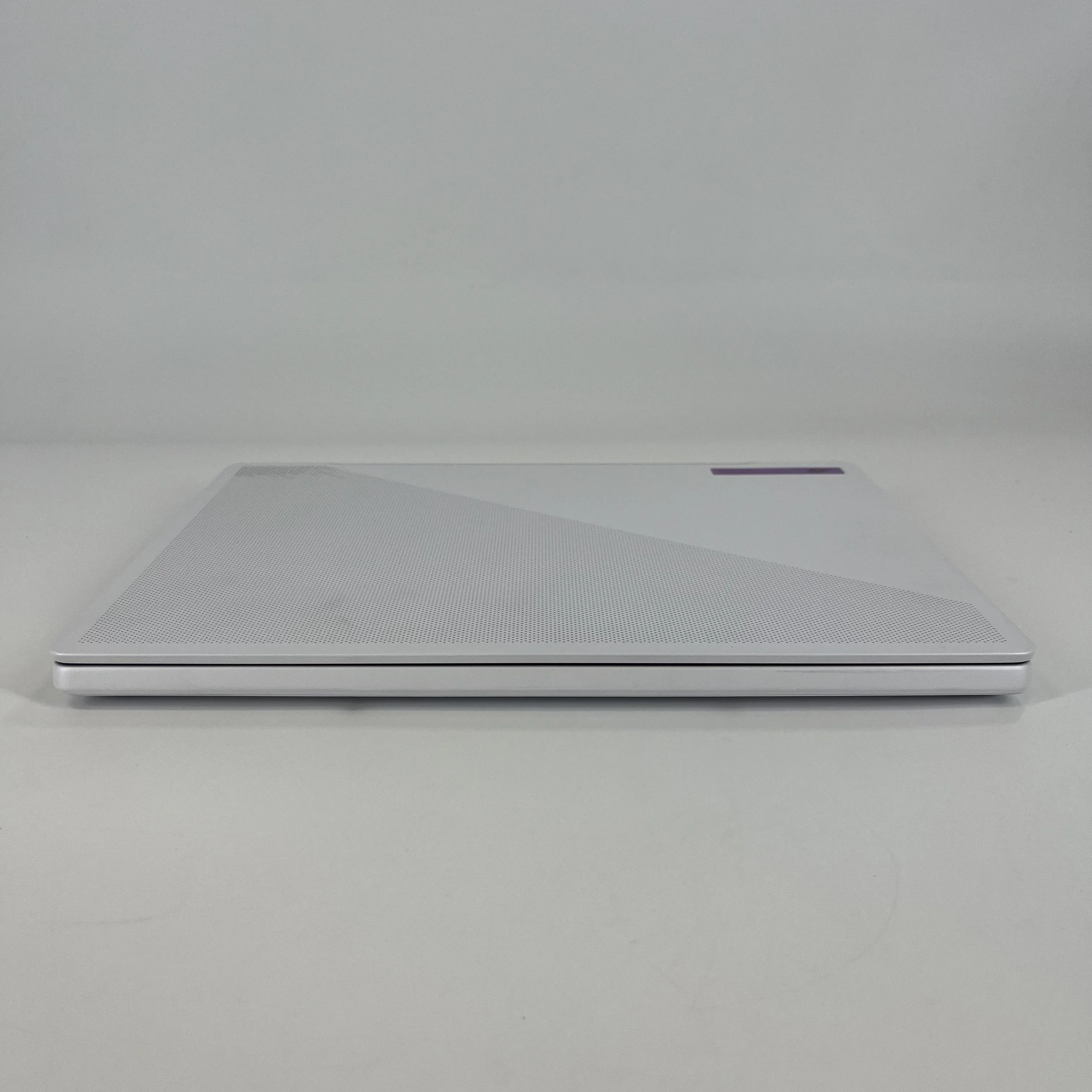 Asus ROG Zephyrus G14 GA402 14 White 3.3 GHz AMD Ryzen 9 6900HS 16GB RAM 1TB Solid State Drive AMD Radeon RX 6700S 8 GB - Image 9