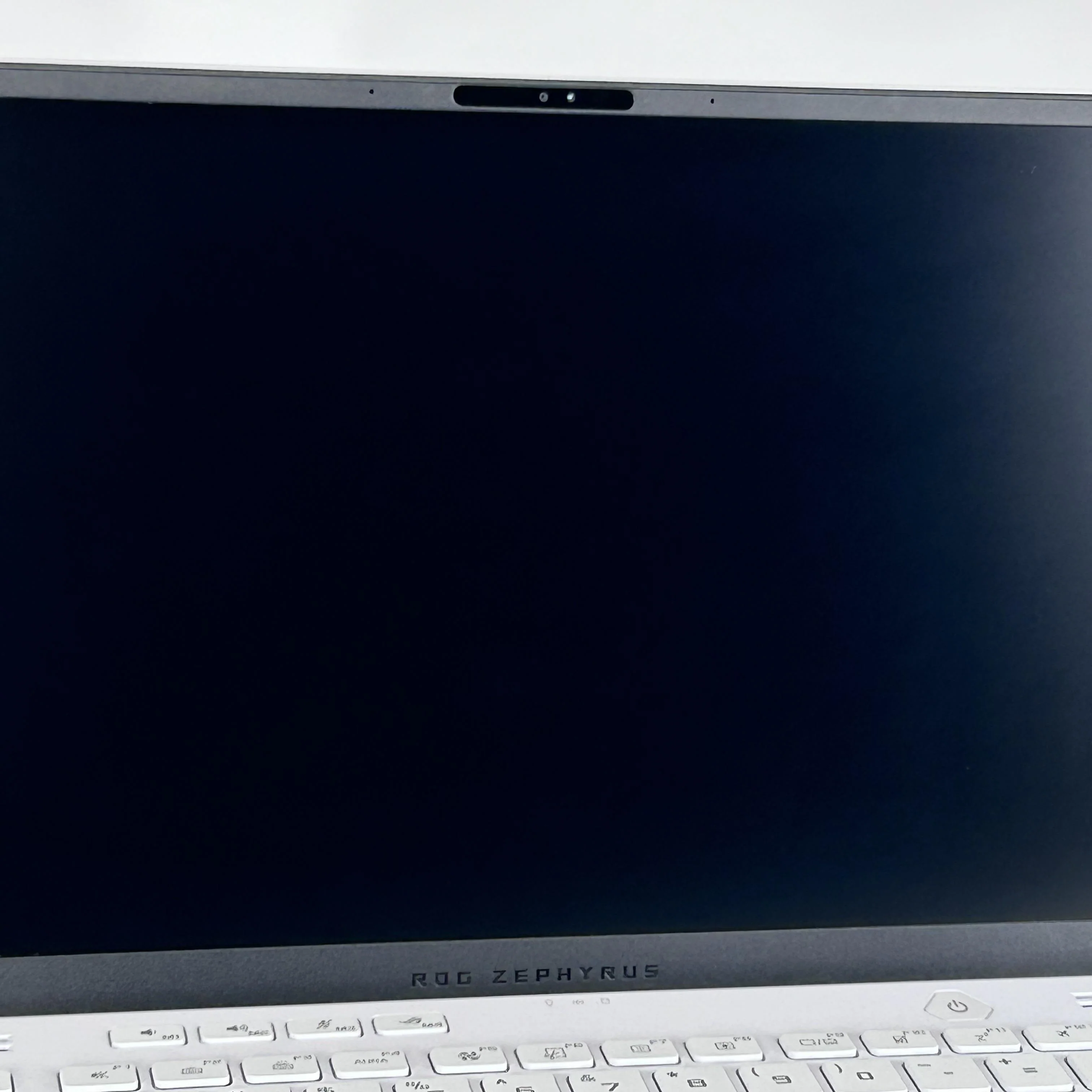 Asus ROG Zephyrus G14 GA402 14 White 4.0 GHz AMD Ryzen 9 7940HS 16GB RAM 1TB Solid State Drive NVIDIA GeForce RTX 4060 8 GB - Image 11
