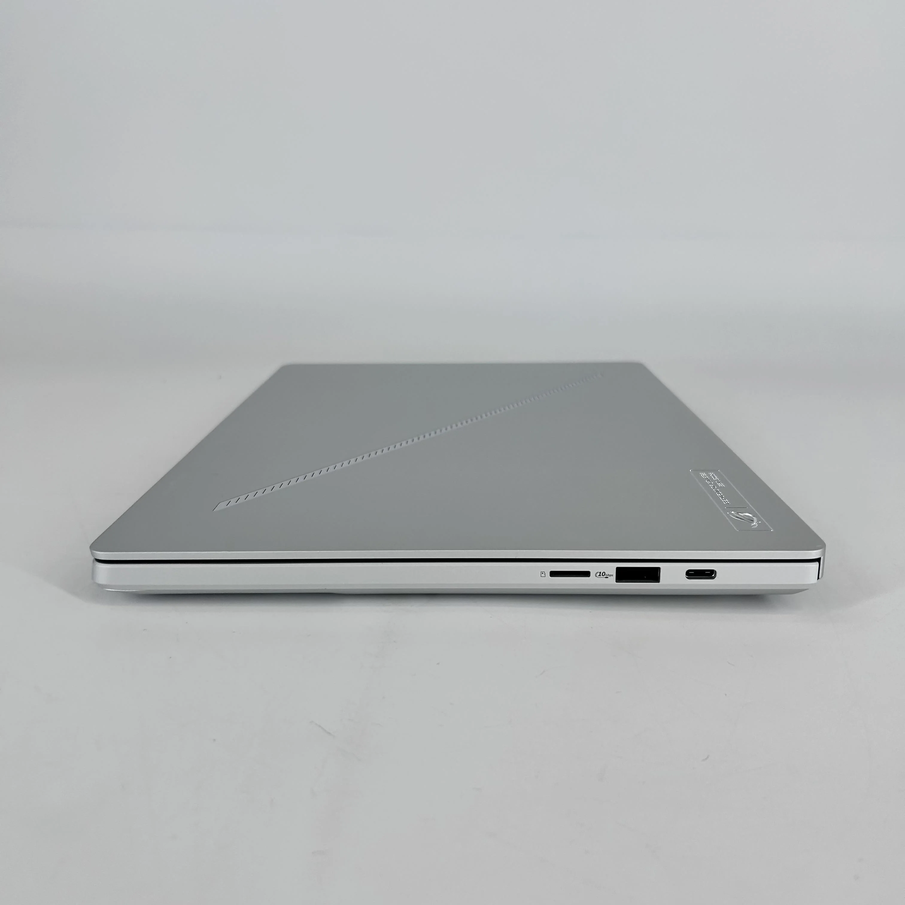 Asus ROG Zephyrus G14 GA403 14 White 2.0 GHz AMD Ryzen AI 9 HX 370 32GB RAM 1TB Solid State Drive NVIDIA GeForce RTX 5070 Ti 12 GB - Image 7