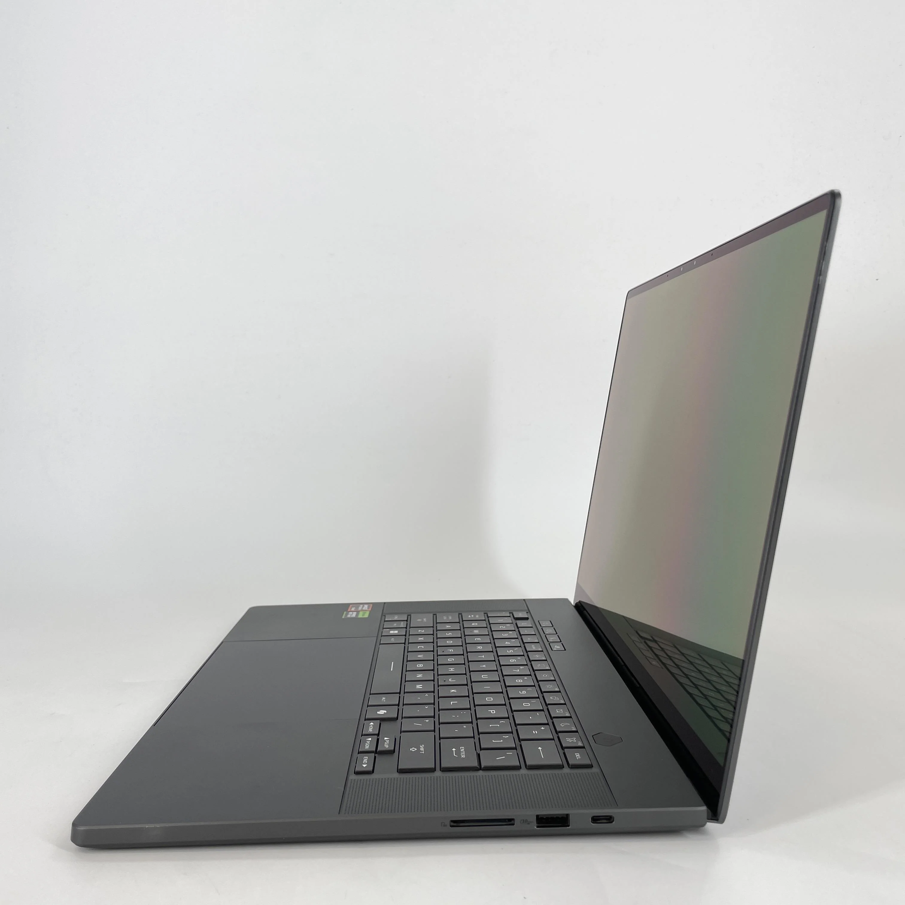 Asus ROG Zephyrus G16 GA605 16 Black 2.0 GHz AMD Ryzen AI 9 HX 370 32GB RAM 8TB Solid State Drive 4TB Solid State Drive NVIDIA GeForce RTX 4070 8 GB - Image 6