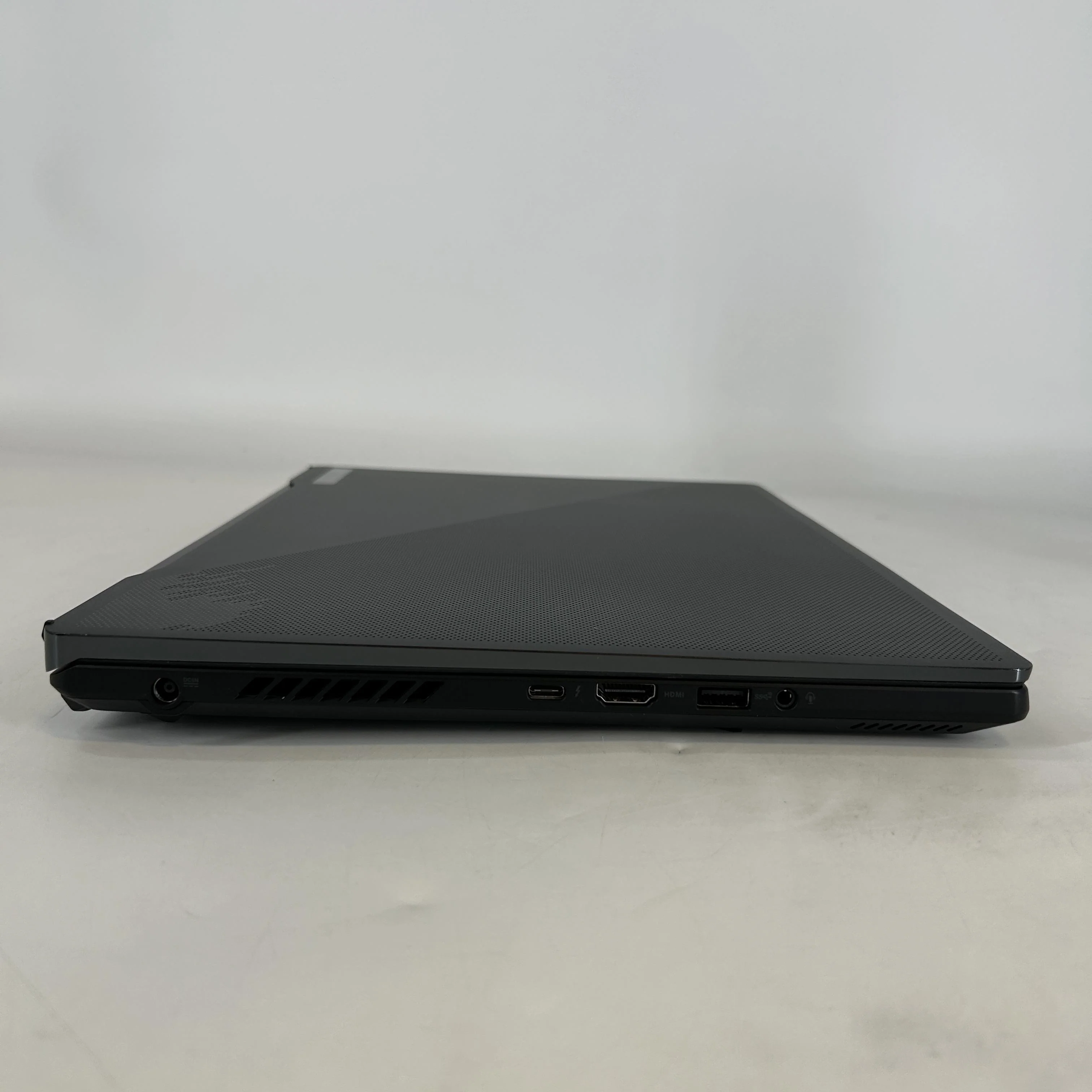 Asus ROG Zephyrus M16 GU604 16 Black 2.6 GHz Intel Core i9 13th Gen. 64GB RAM 2TB Solid State Drive NVIDIA GeForce RTX 4080 12 GB - Image 10