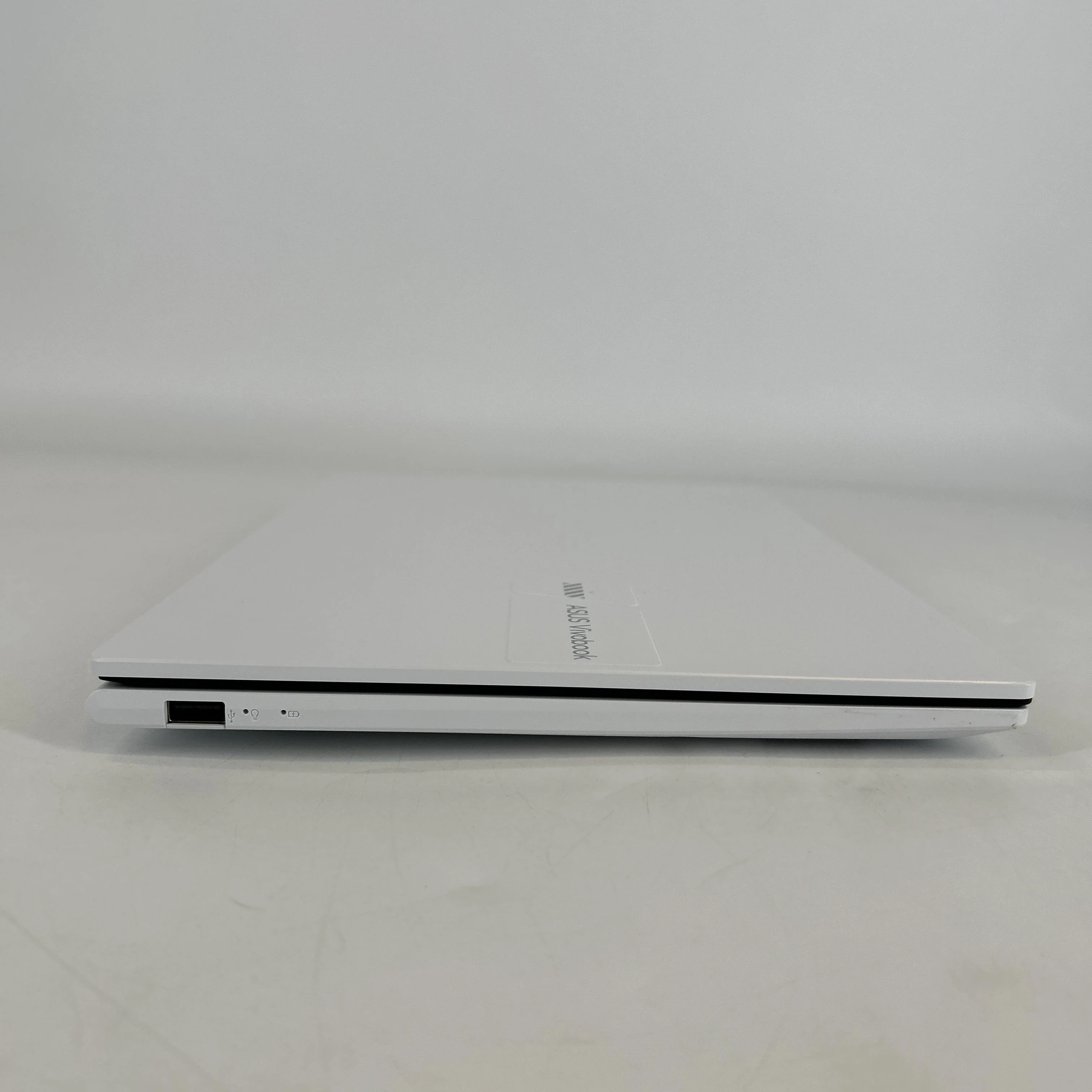 Asus Vivobook 14 White 1.4 GHz Intel Core 5 40GB RAM 1TB Solid State Drive - Image 10