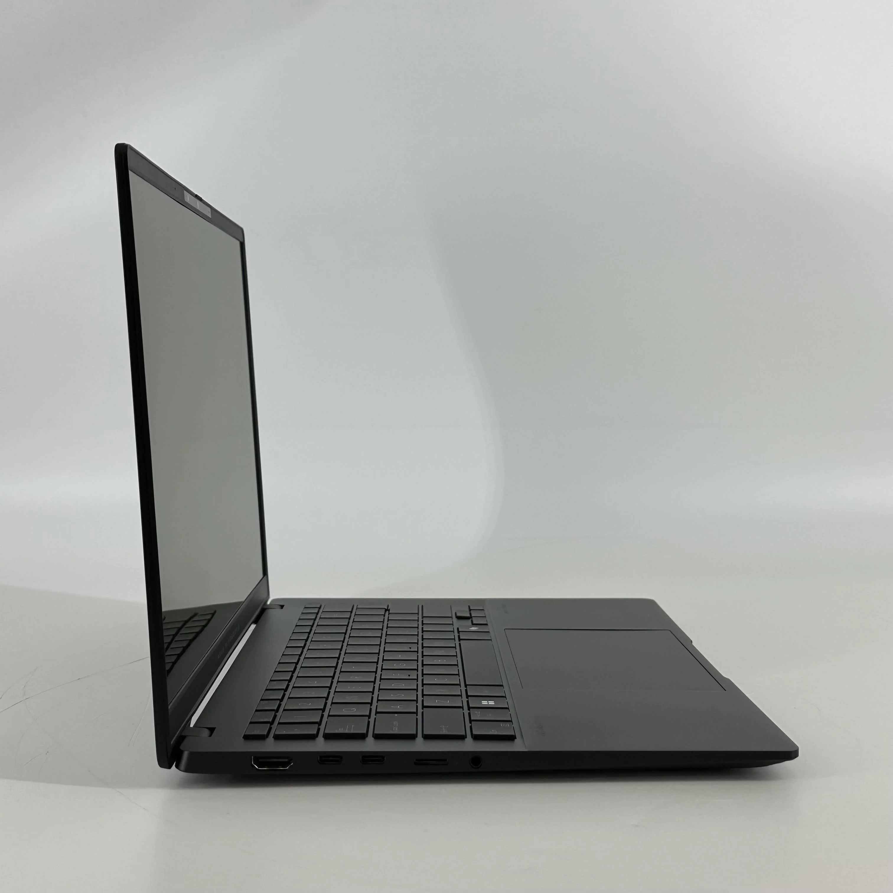 Asus Vivobook S 14 Black 2.0 GHz AMD Ryzen AI 9 365 32GB RAM 1TB Solid State Drive - Image 4