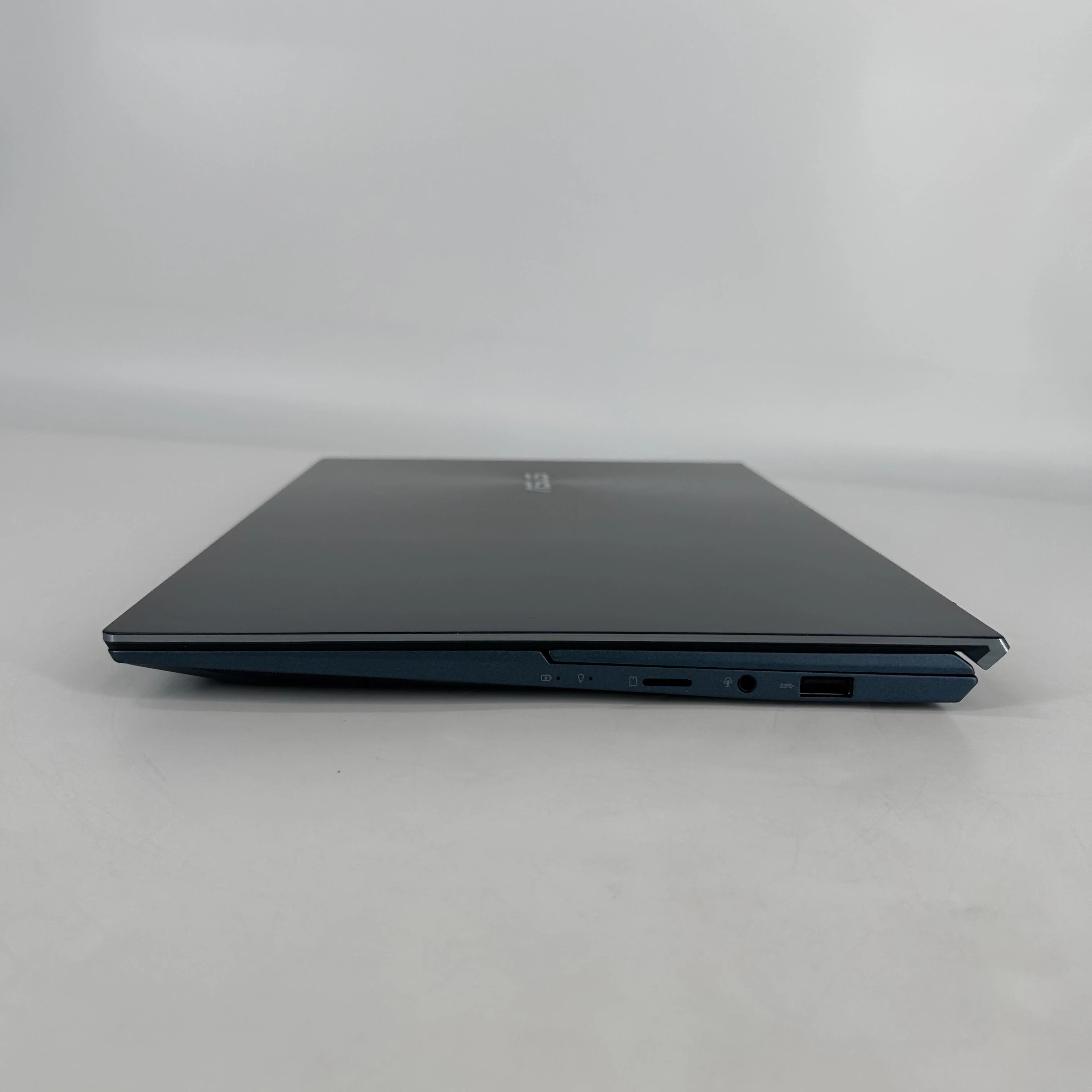 Asus Zenbook Duo 14 Blue 2.9 GHz Intel Core i7 11th Gen. 16GB RAM 1TB Solid State Drive NVIDIA GeForce MX450 2 GB - Image 7