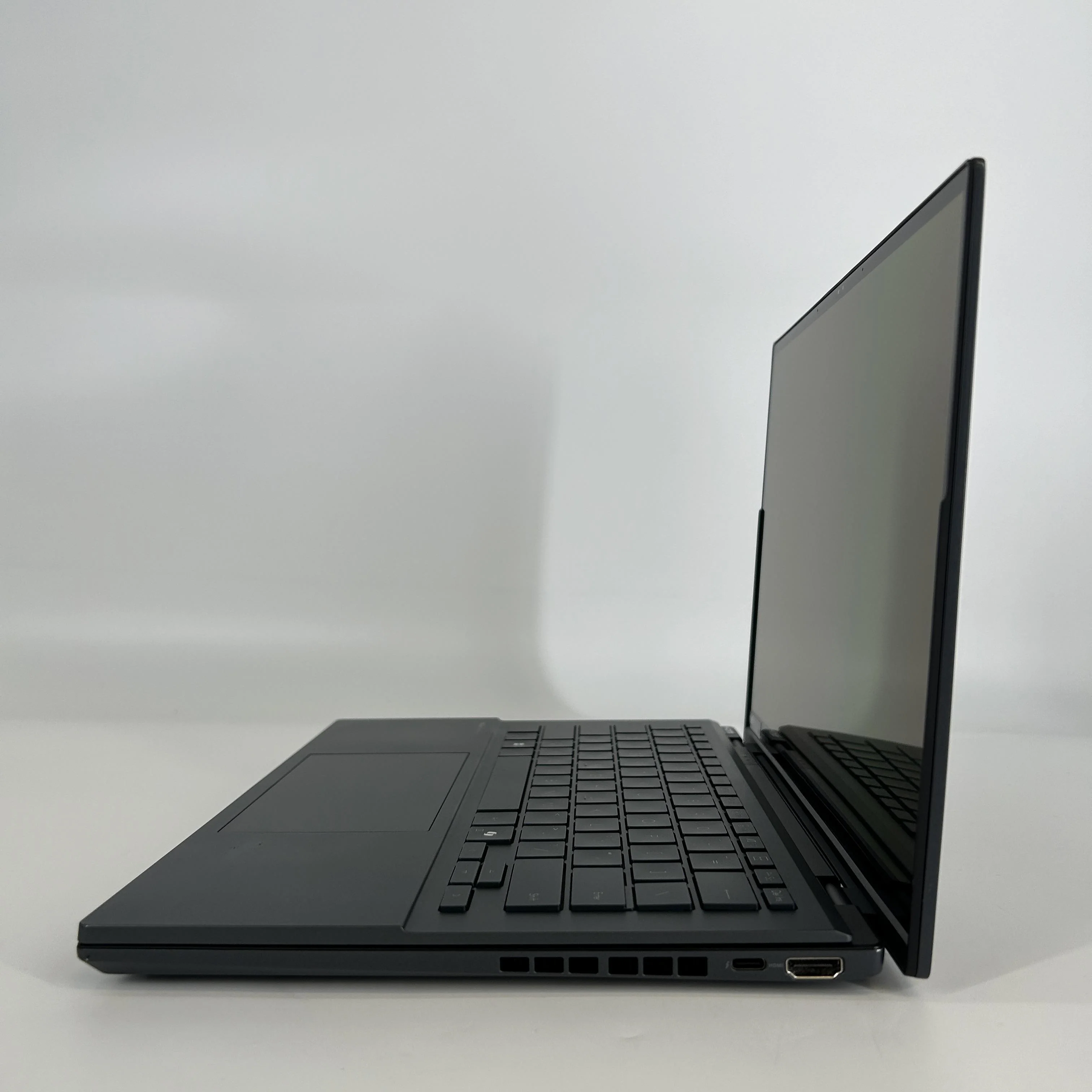 Asus Zenbook Duo 14 Gray 2.9 GHz Intel Core Ultra 9 Series 2 32GB RAM 1TB Solid State Drive - Image 4