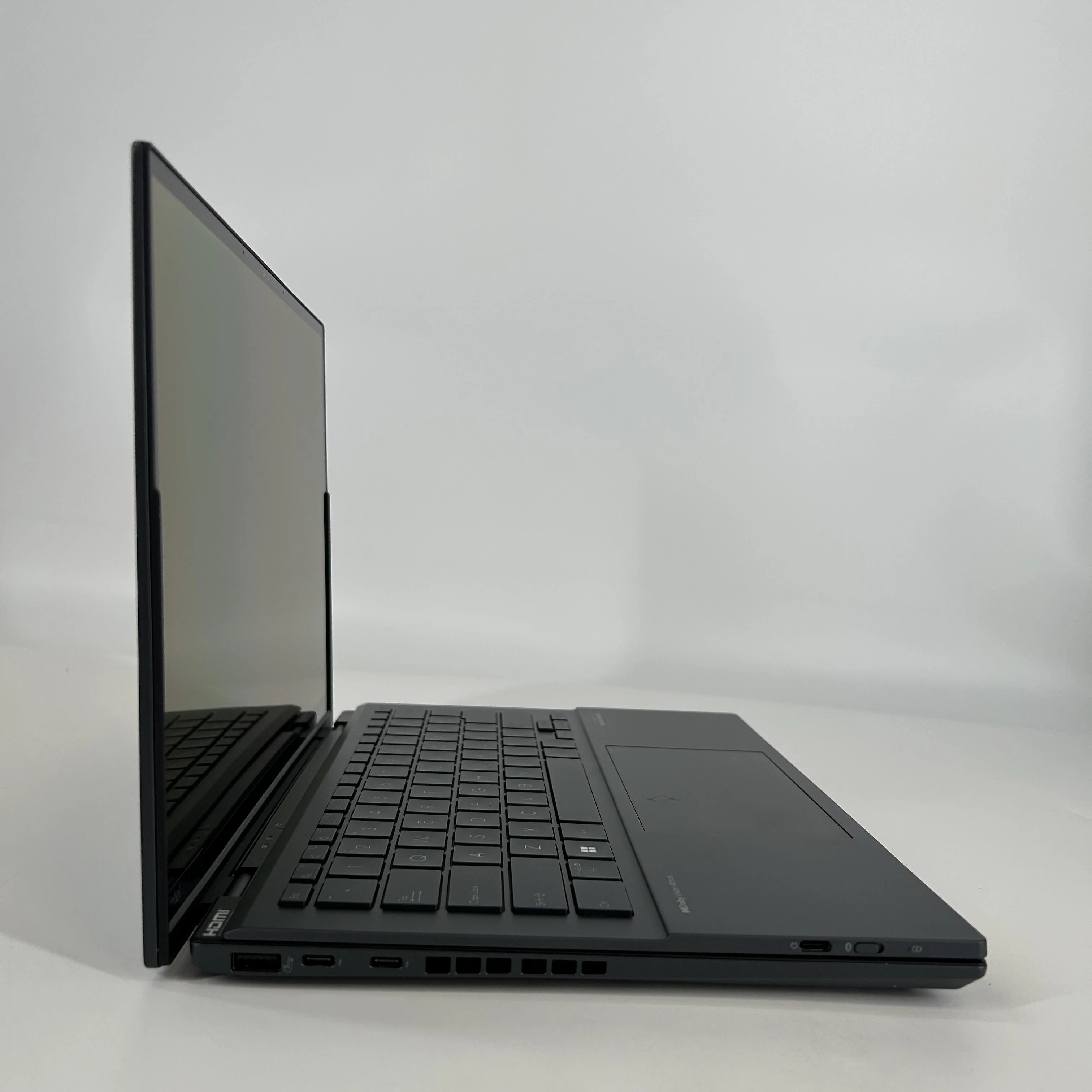 Asus Zenbook Duo 14 Gray 3.8 GHz Intel Core Ultra 7 16GB RAM 1TB Solid State Drive - Image 3