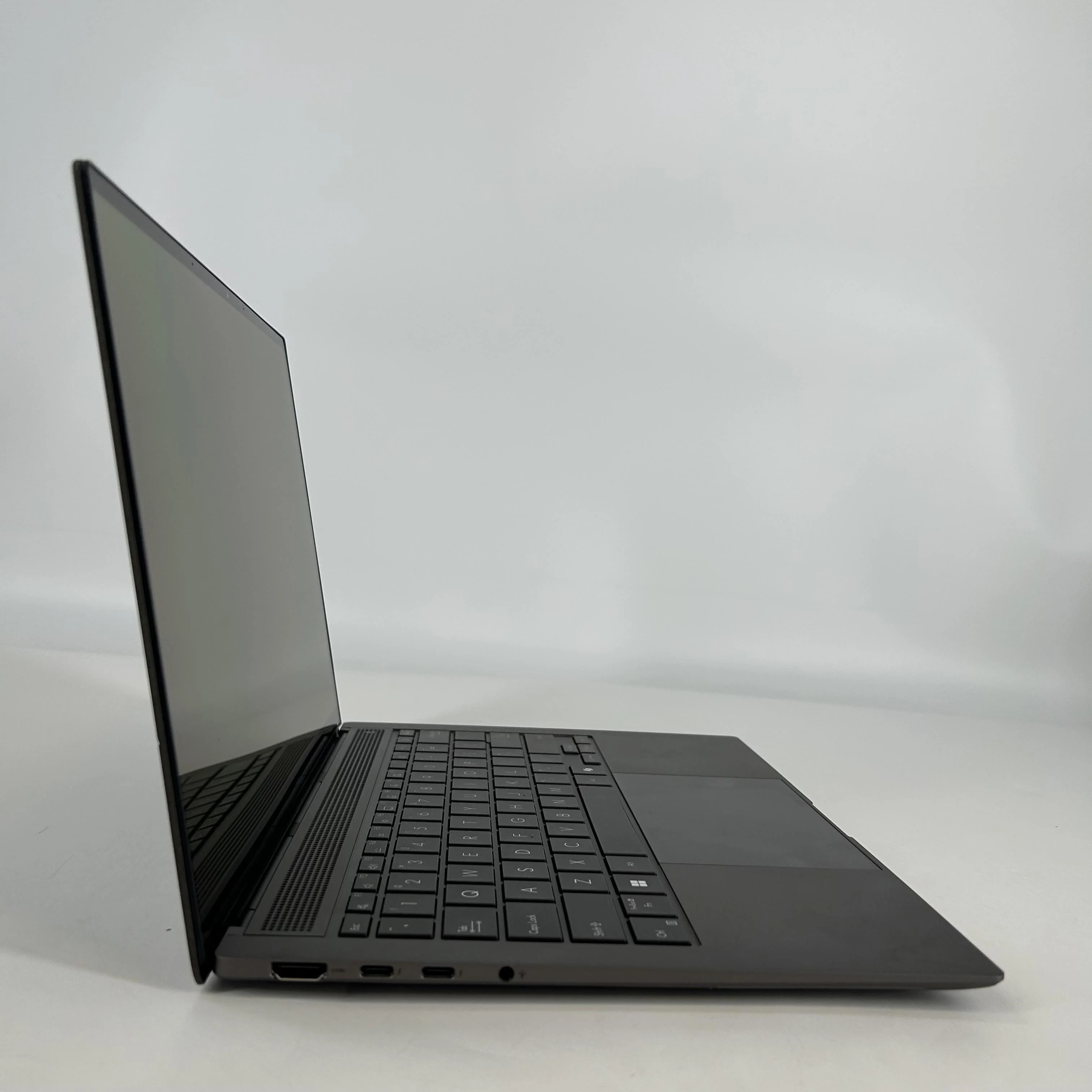 Asus Zenbook S 14 Gray 2.2 GHz Intel Core Ultra 7 Series 2 32GB RAM 1TB Solid State Drive - Image 3