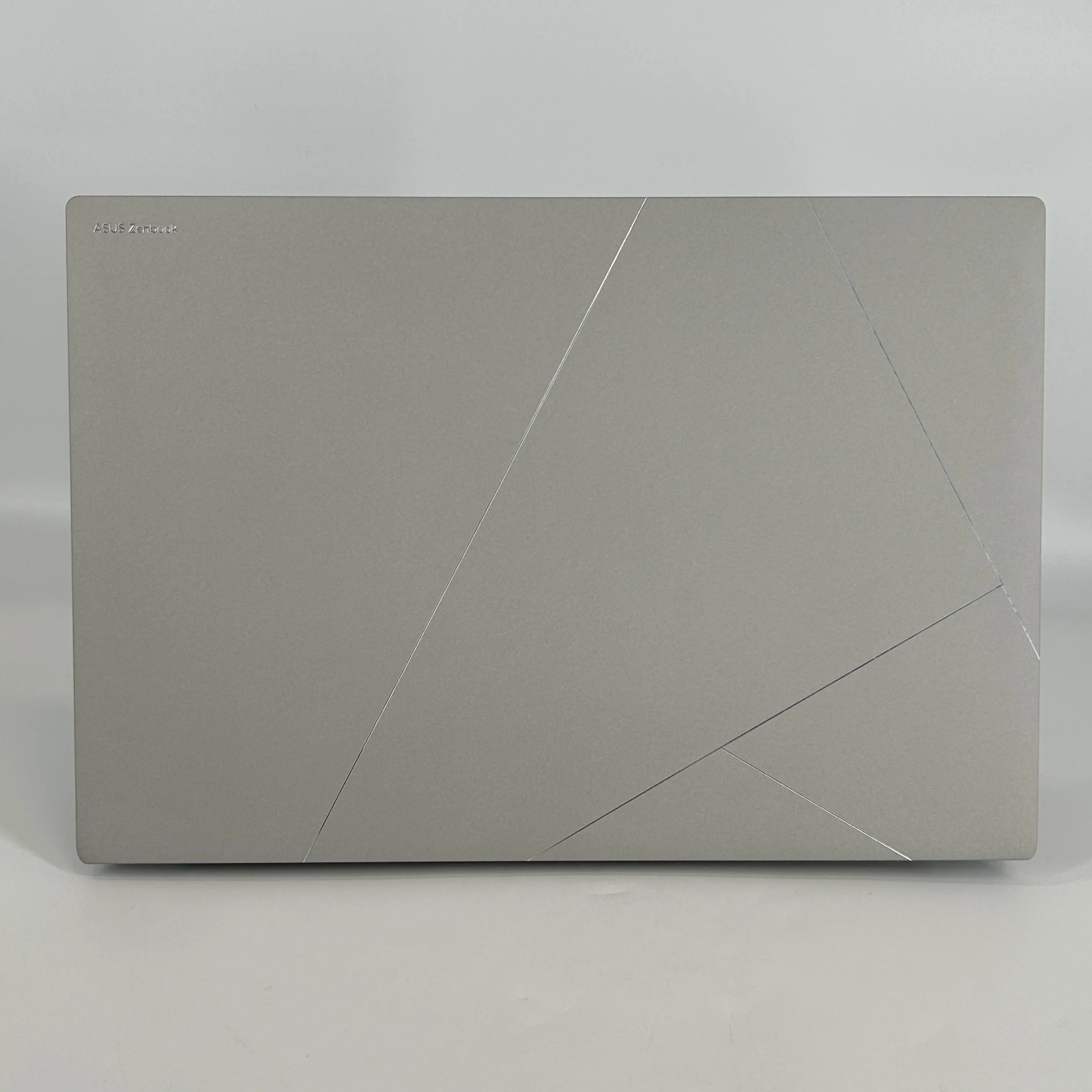 Asus Zenbook S 16 Gray 2.0 GHz AMD Ryzen AI 9 365 24GB RAM 1TB Solid State Drive - Image 10