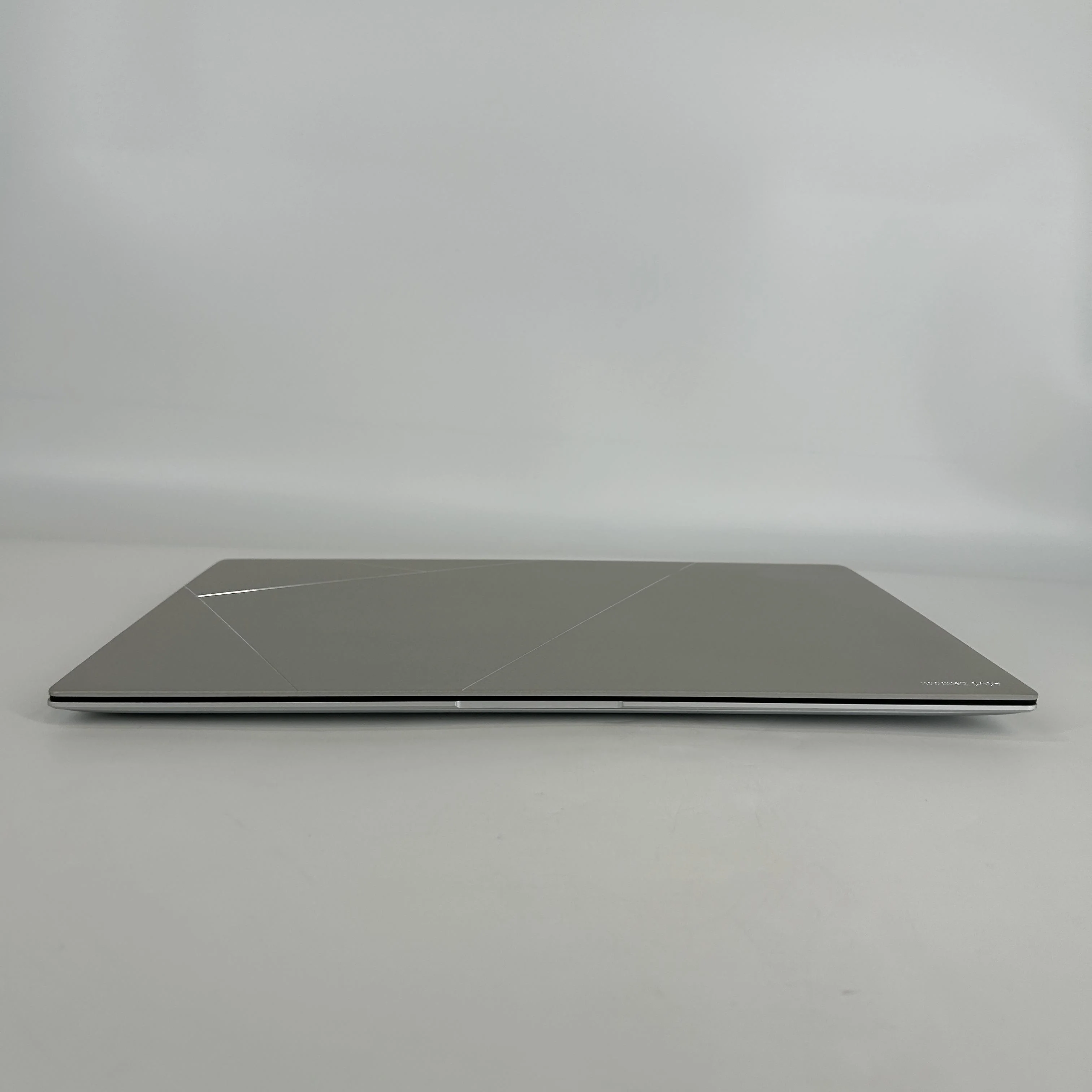 Asus Zenbook S 16 Gray 2.0 GHz AMD Ryzen AI 9 365 24GB RAM 1TB Solid State Drive - Image 8