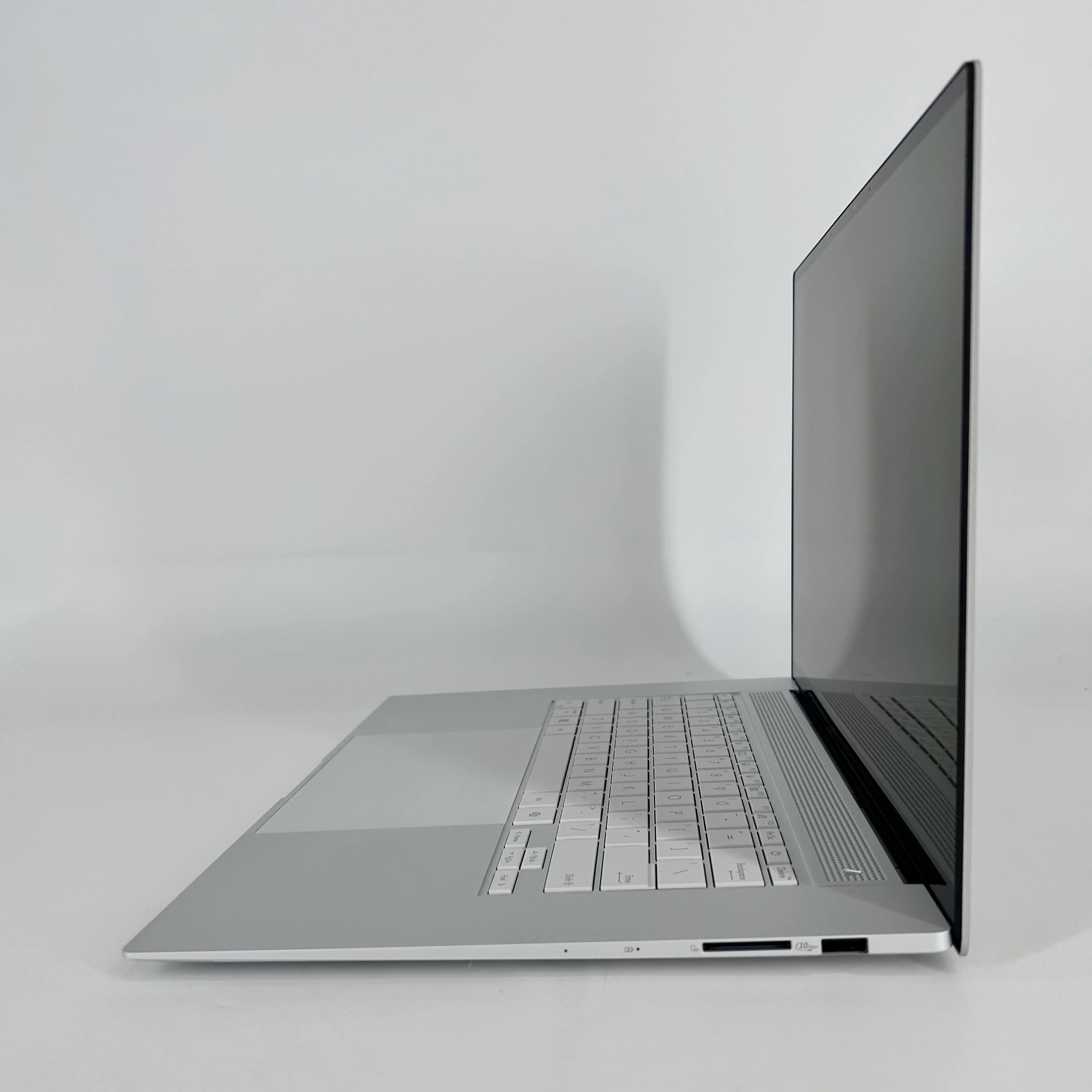 Asus Zenbook S 16 White 2.0 GHz AMD Ryzen AI 9 365 24GB RAM 1TB Solid State Drive - Image 4