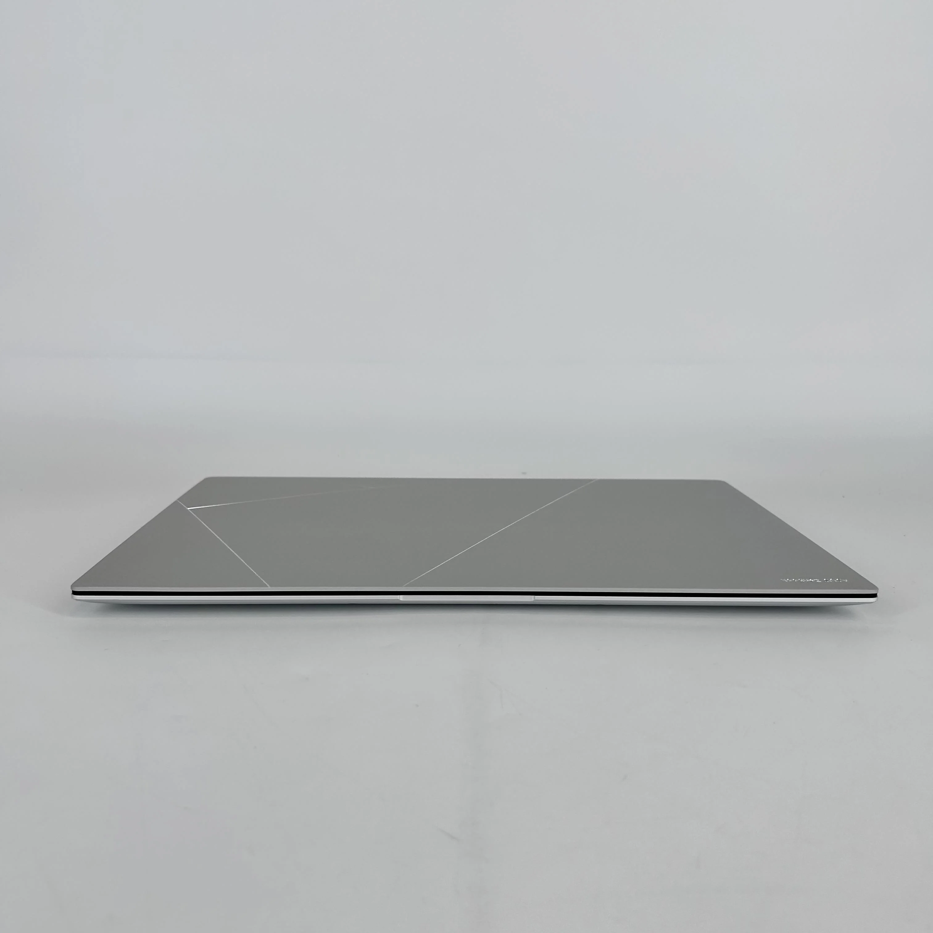Asus Zenbook S 16 White 2.0 GHz AMD Ryzen AI 9 365 24GB RAM 1TB Solid State Drive - Image 8