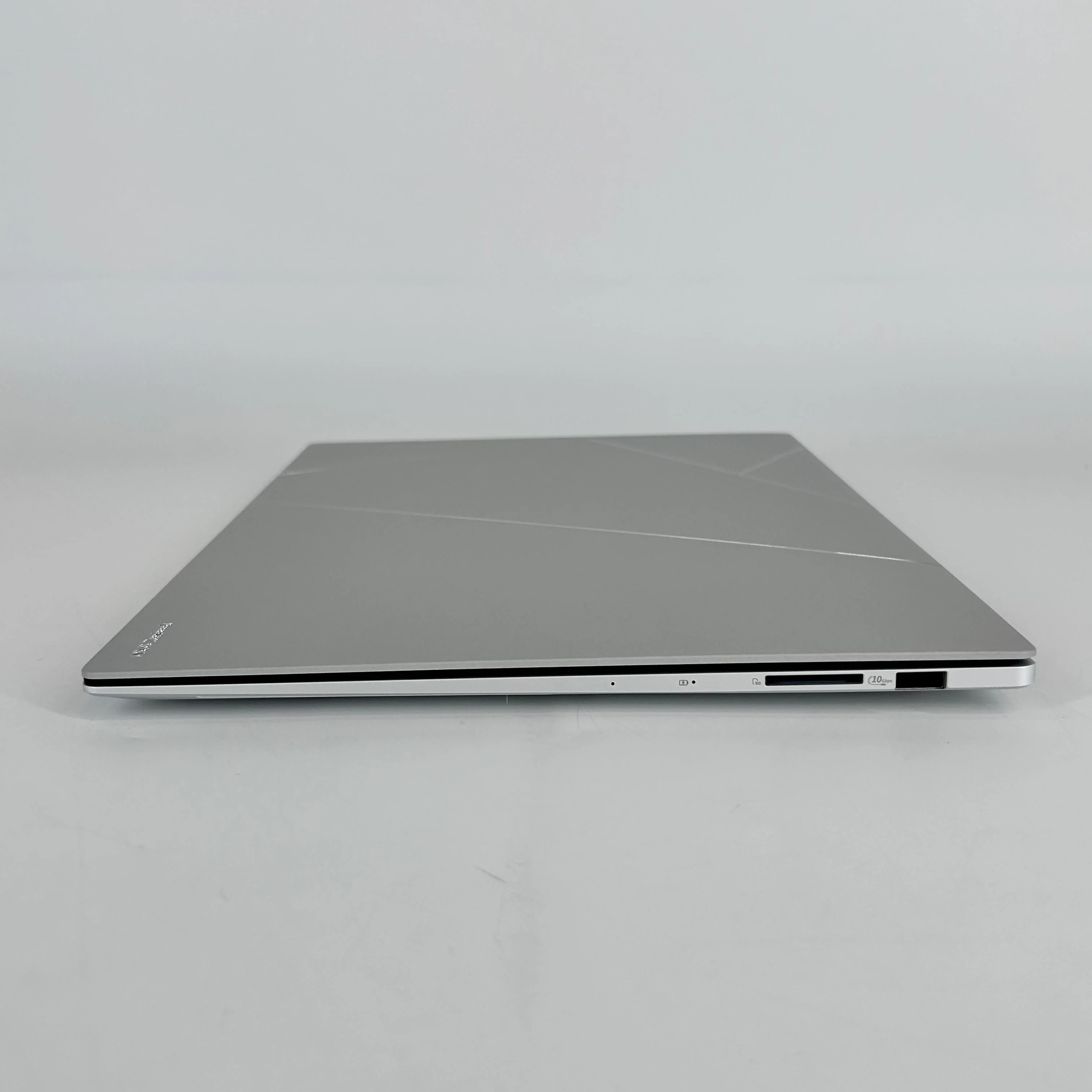 Asus Zenbook S 16 White 2.0 GHz AMD Ryzen AI 9 365 24GB RAM 1TB Solid State Drive - Image 9