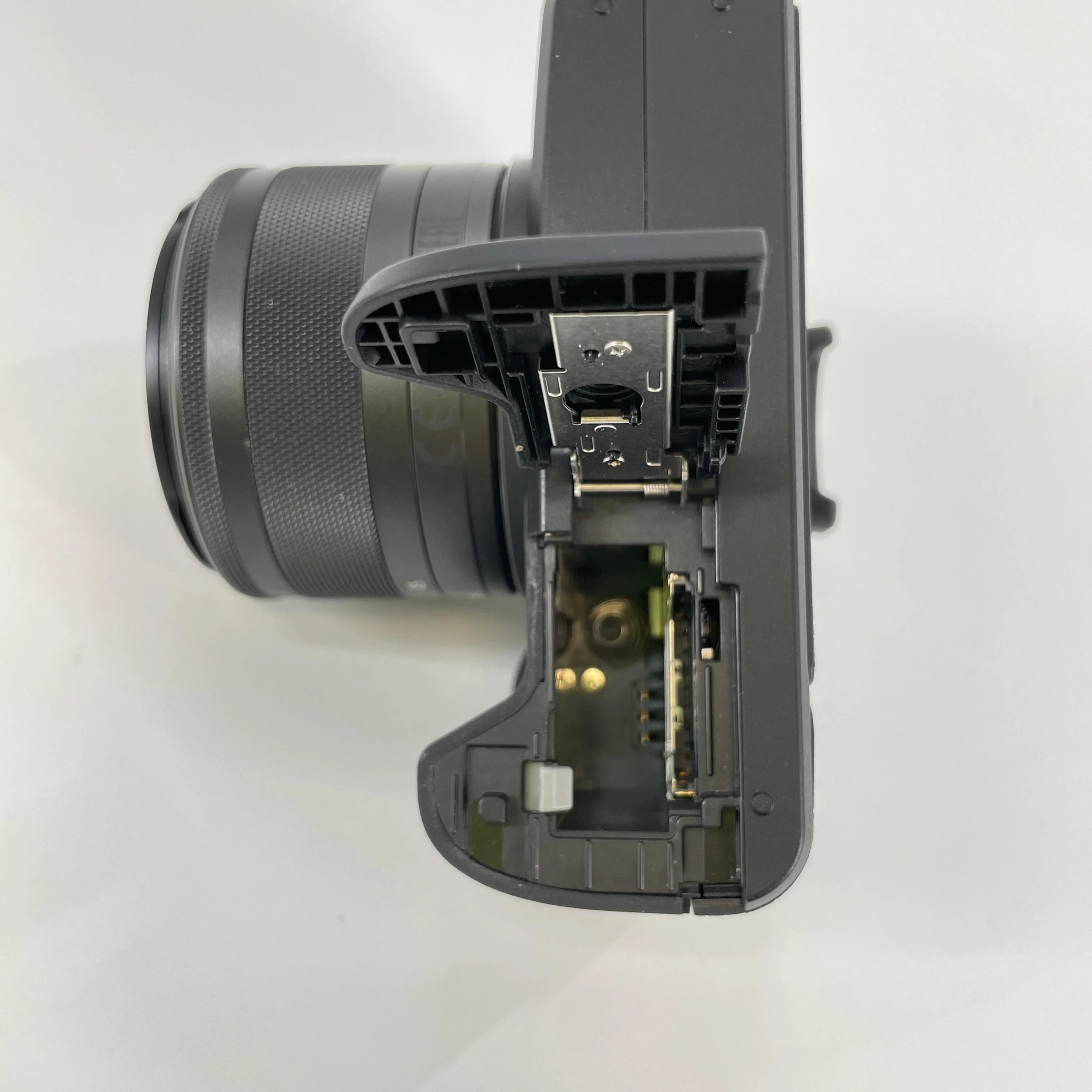 Canon EOS M50 Mark II w/ EF-M 15-45mm Lens - Image 9