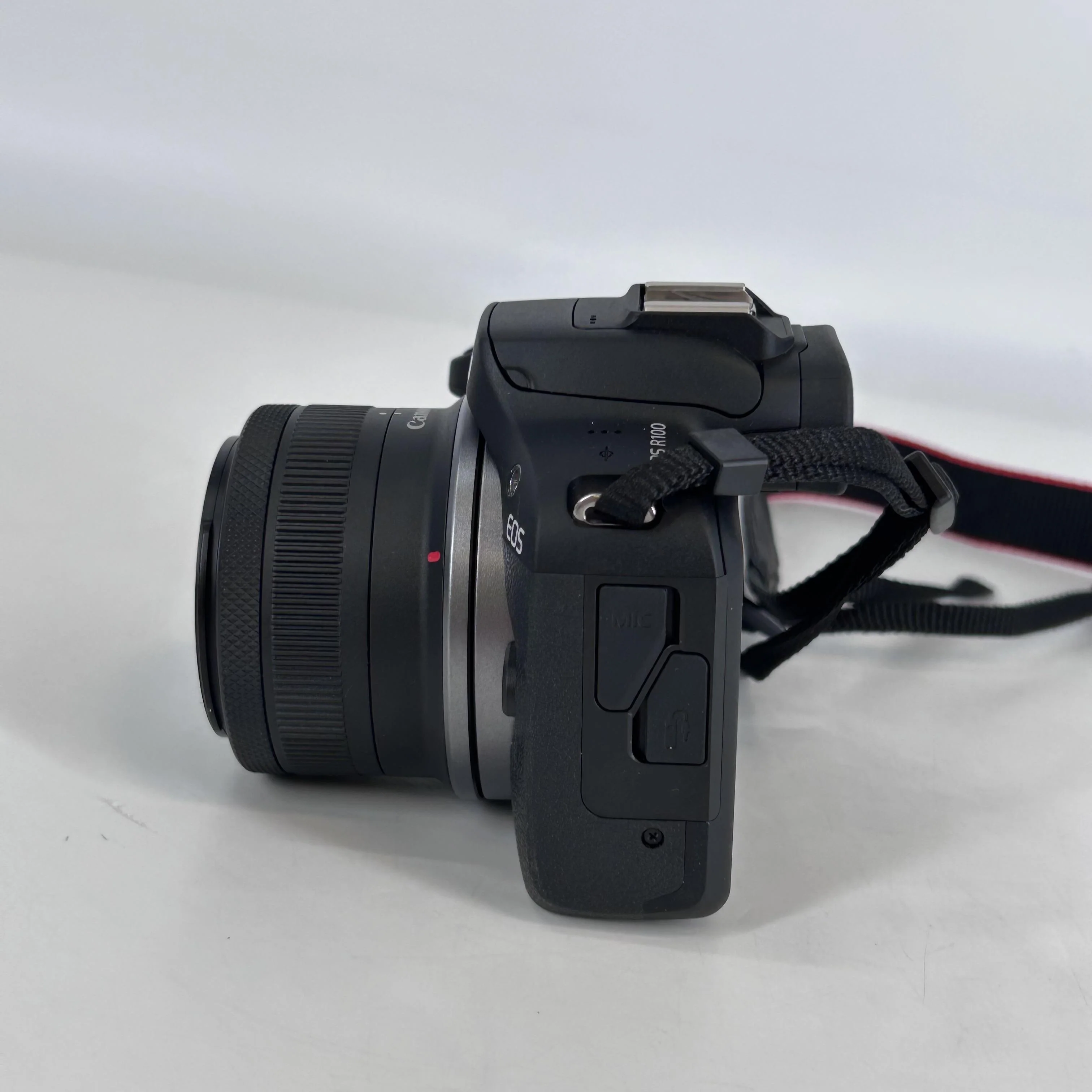 Canon EOS R100 24.1MP Black - Image 4