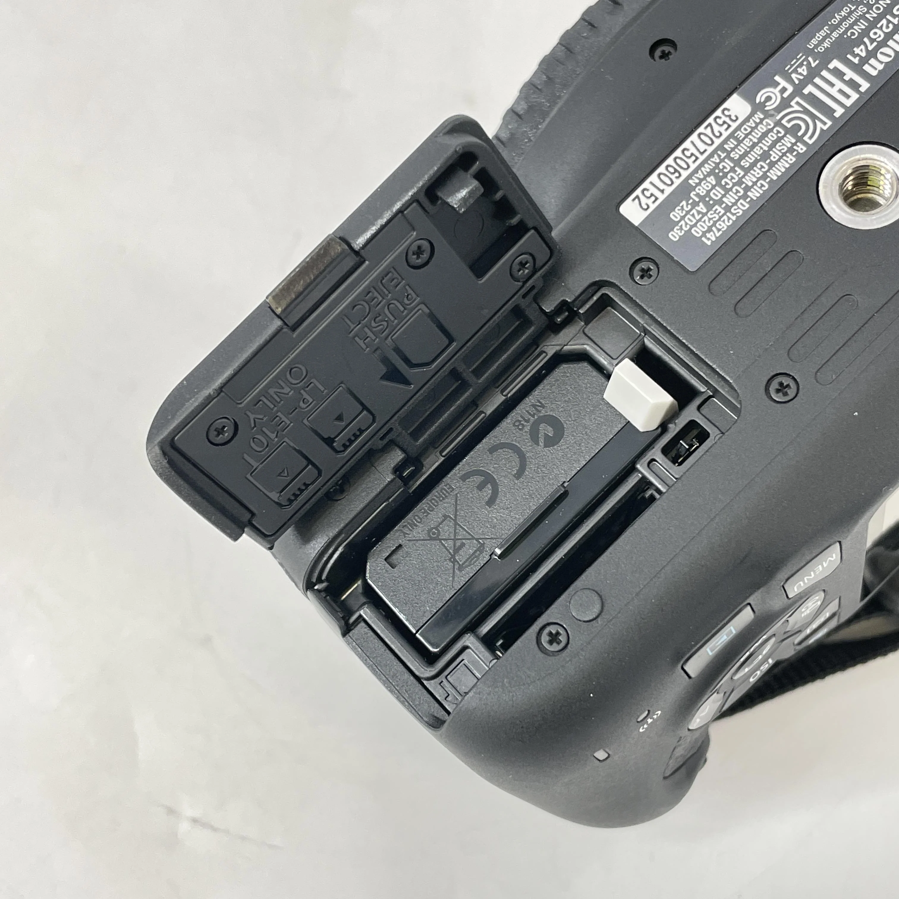 Canon EOS Rebel T7 24.1MP Black - Image 12