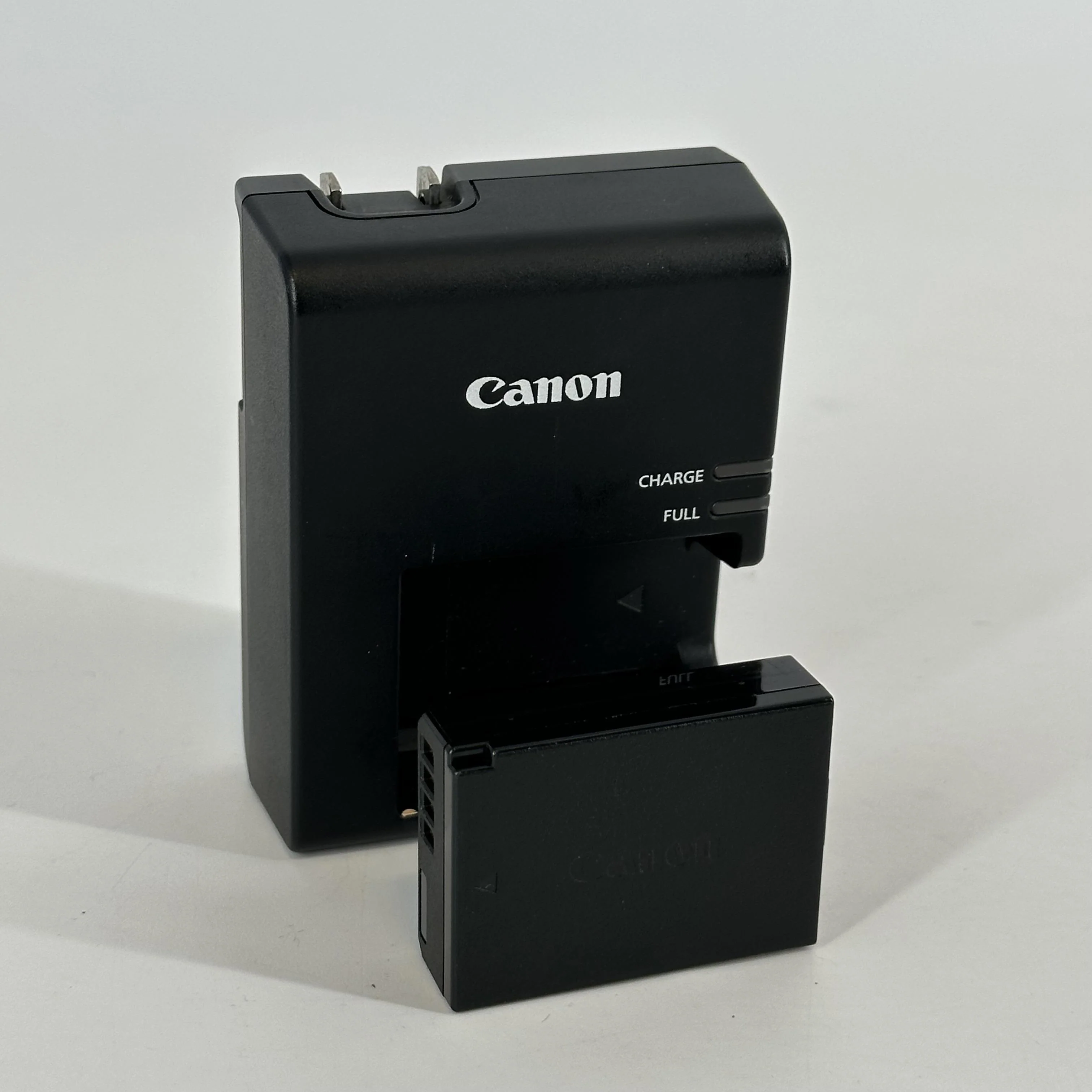 Canon EOS Rebel T7 24.1MP Black - Image 2