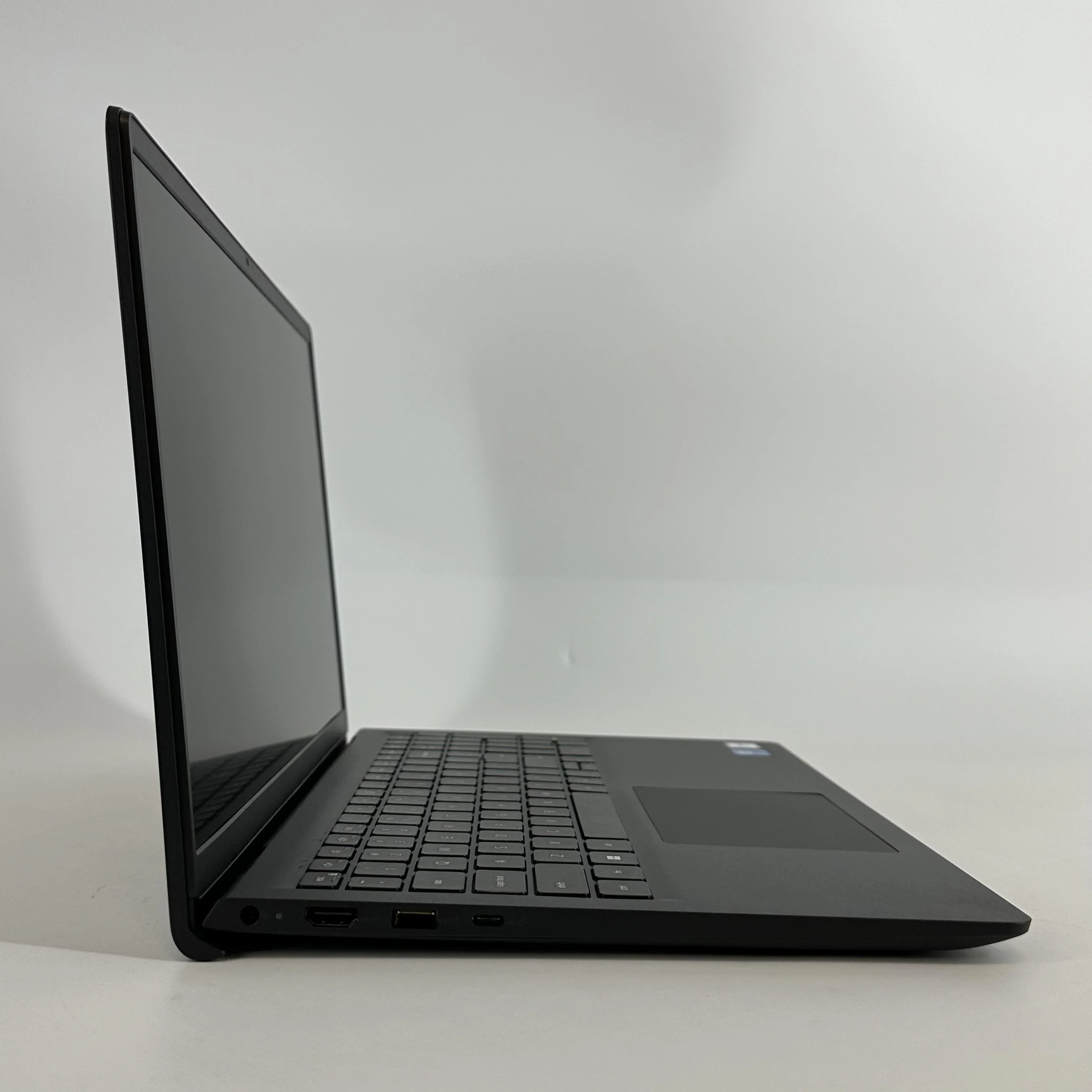 Dell 15 DC15250 Carbon Black 1.2 GHz Intel Core 3 8GB RAM 512GB Solid State Drive - Image 3