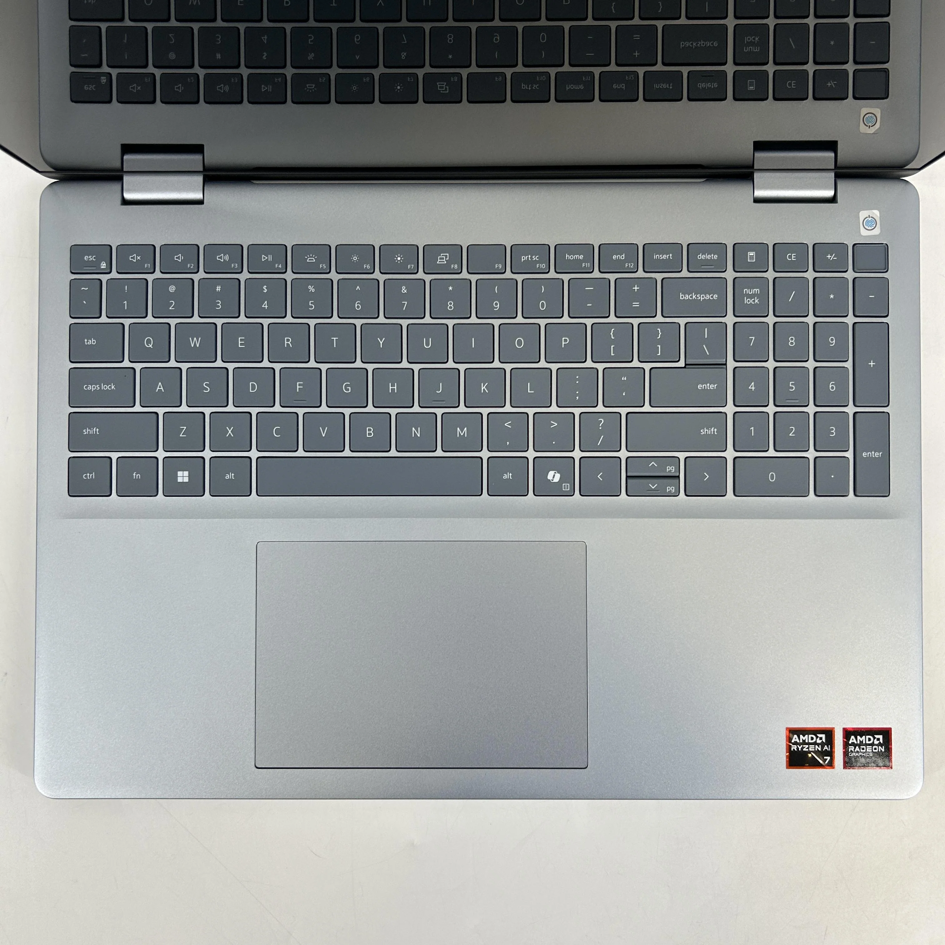 Dell 16 Plus DB16255 Silver 4.8 GHz AMD Ryzen AI 7 350 32GB RAM 1TB Solid State Drive - Image 2