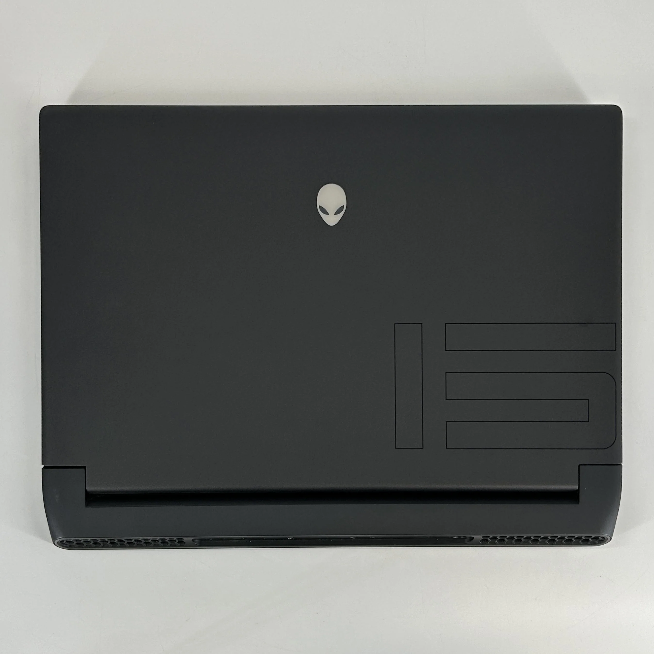 Dell Alienware m15 R5 Black 3.3 GHz AMD Ryzen 9 5900HX 16GB RAM 1TB Solid State Drive NVIDIA GeForce RTX 3070 8 GB - Image 10