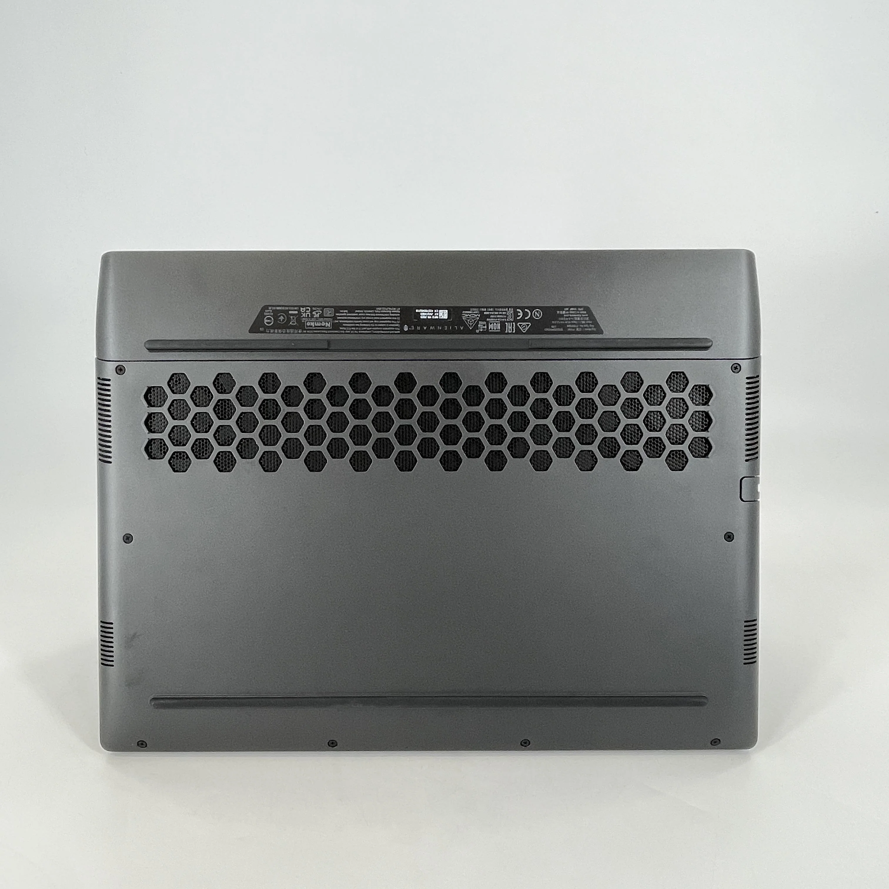 Dell Alienware m15 R7 Black 2.3 GHz Intel Core i7 12th Gen. 16GB RAM 1TB Solid State Drive NVIDIA GeForce RTX 3070 Ti 8 GB - Image 5