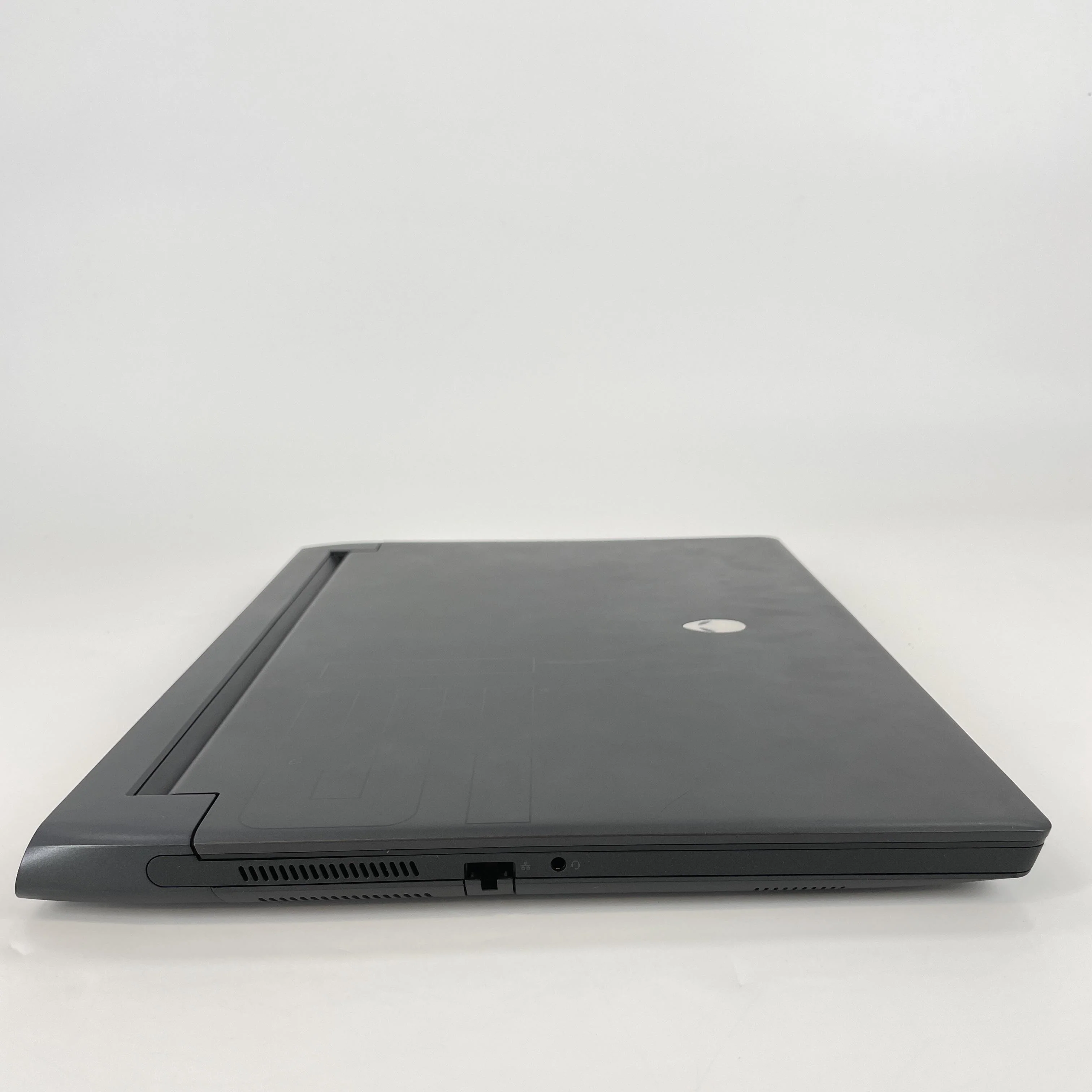 Dell Alienware m15 R7 Black 2.3 GHz Intel Core i7 12th Gen. 32GB RAM 1TB Solid State Drive NVIDIA GeForce RTX 3080 Ti 16 GB - Image 10