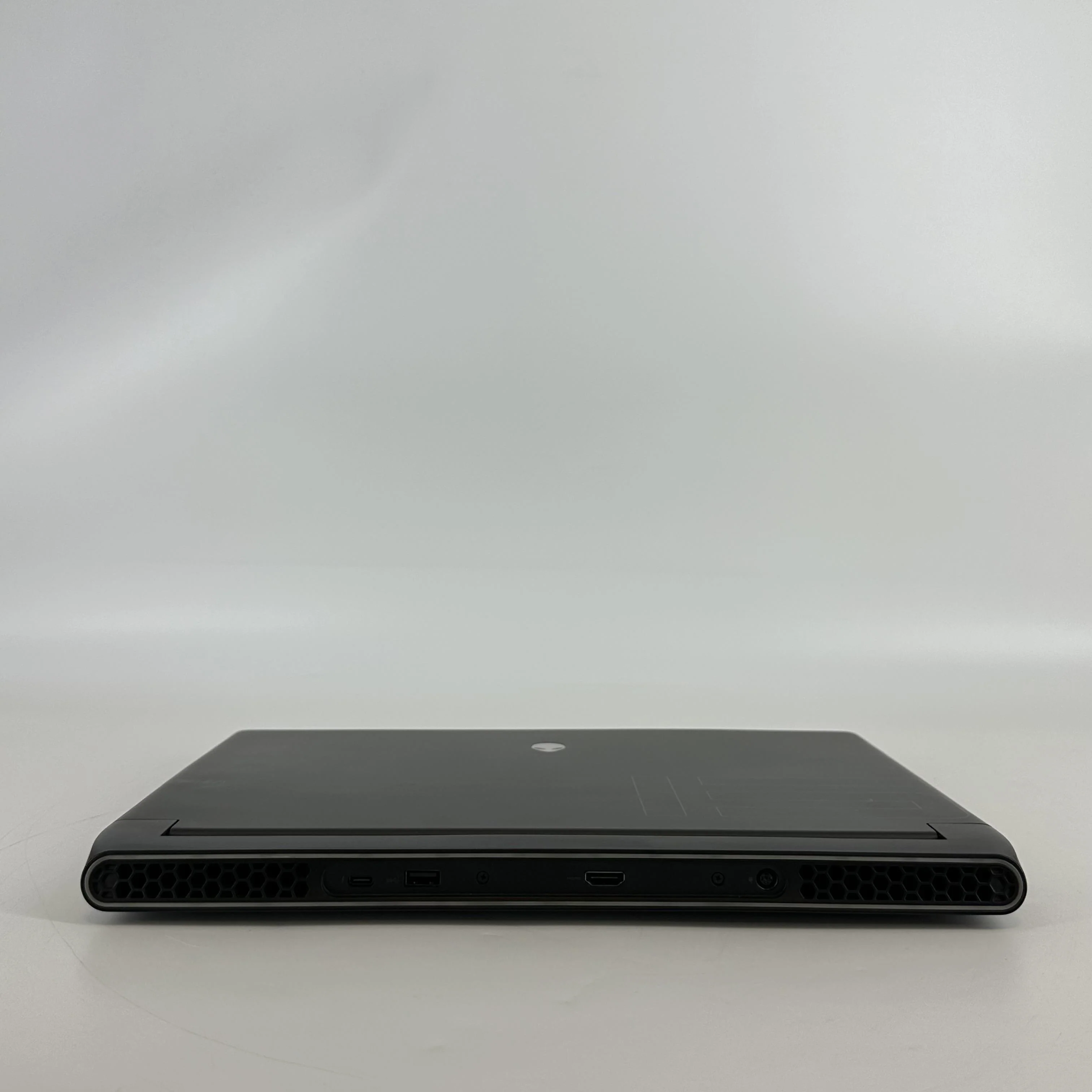 Dell Alienware m15 R7 Black 2.5 GHz Intel Core i9 12th Gen. 32GB RAM 1TB Solid State Drive NVIDIA GeForce RTX 3080 8 GB - Image 12