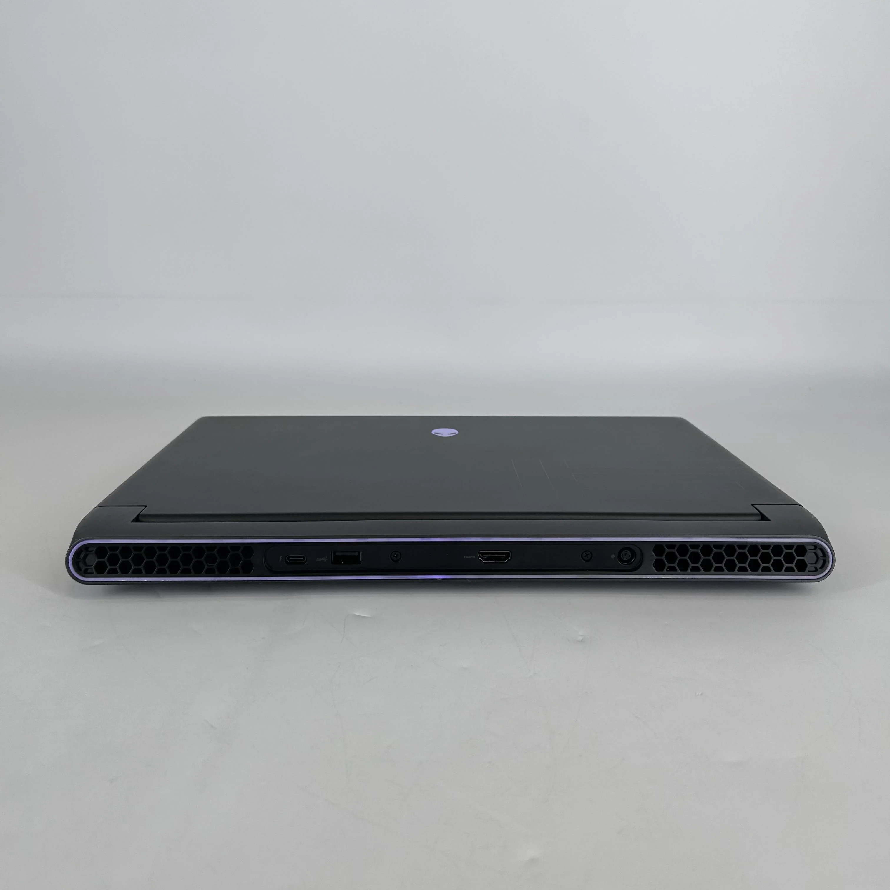 Dell Alienware m15 R7 Black 2.5 GHz Intel Core i9 12th Gen. 32GB RAM 1TB Solid State Drive NVIDIA GeForce RTX 3080 8 GB - Image 18