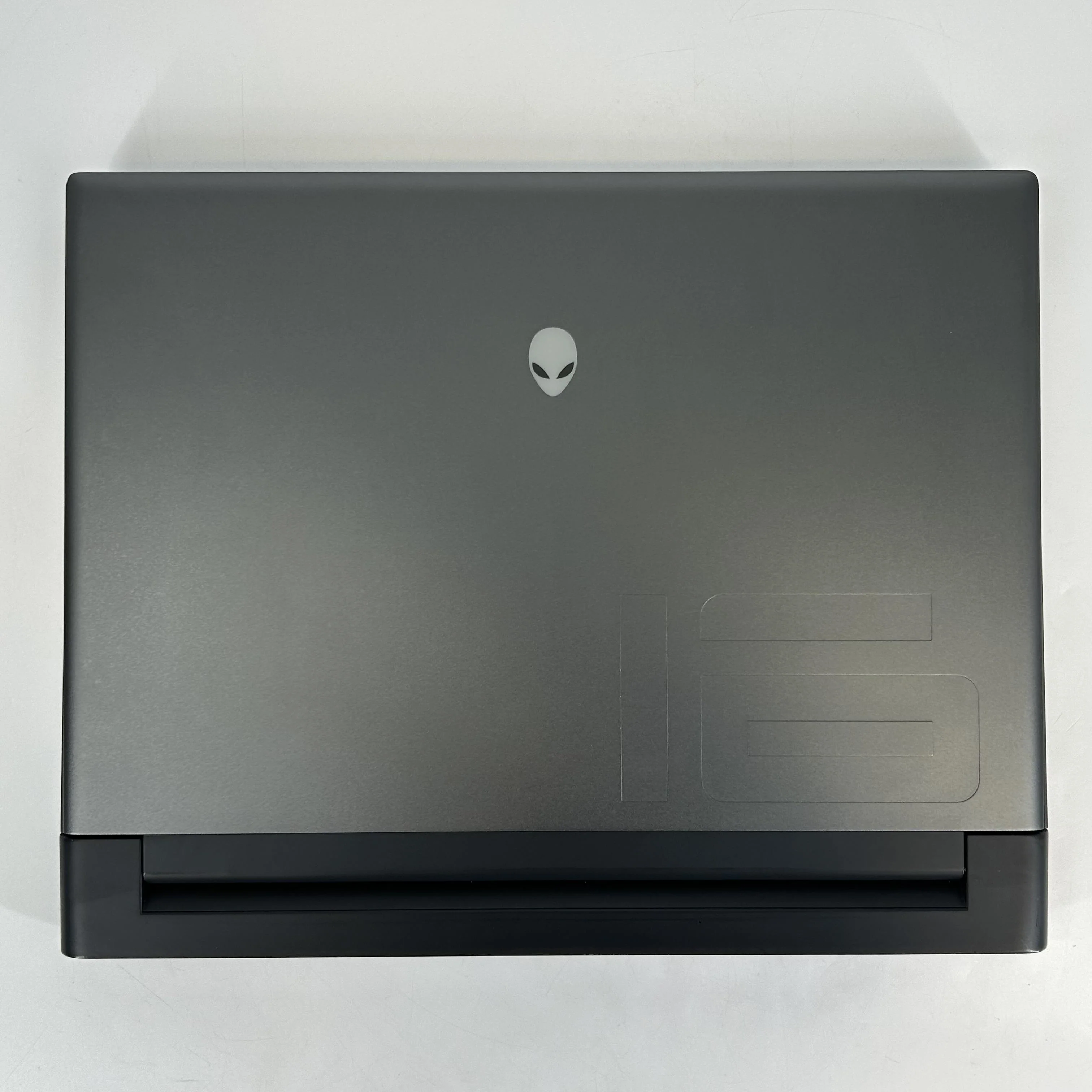 Dell Alienware M16 R1 Black 2.1 GHz Intel Core i7 13th Gen. 16GB RAM 512GB Solid State Drive NVIDIA GeForce RTX 4060 8 GB - Image 10
