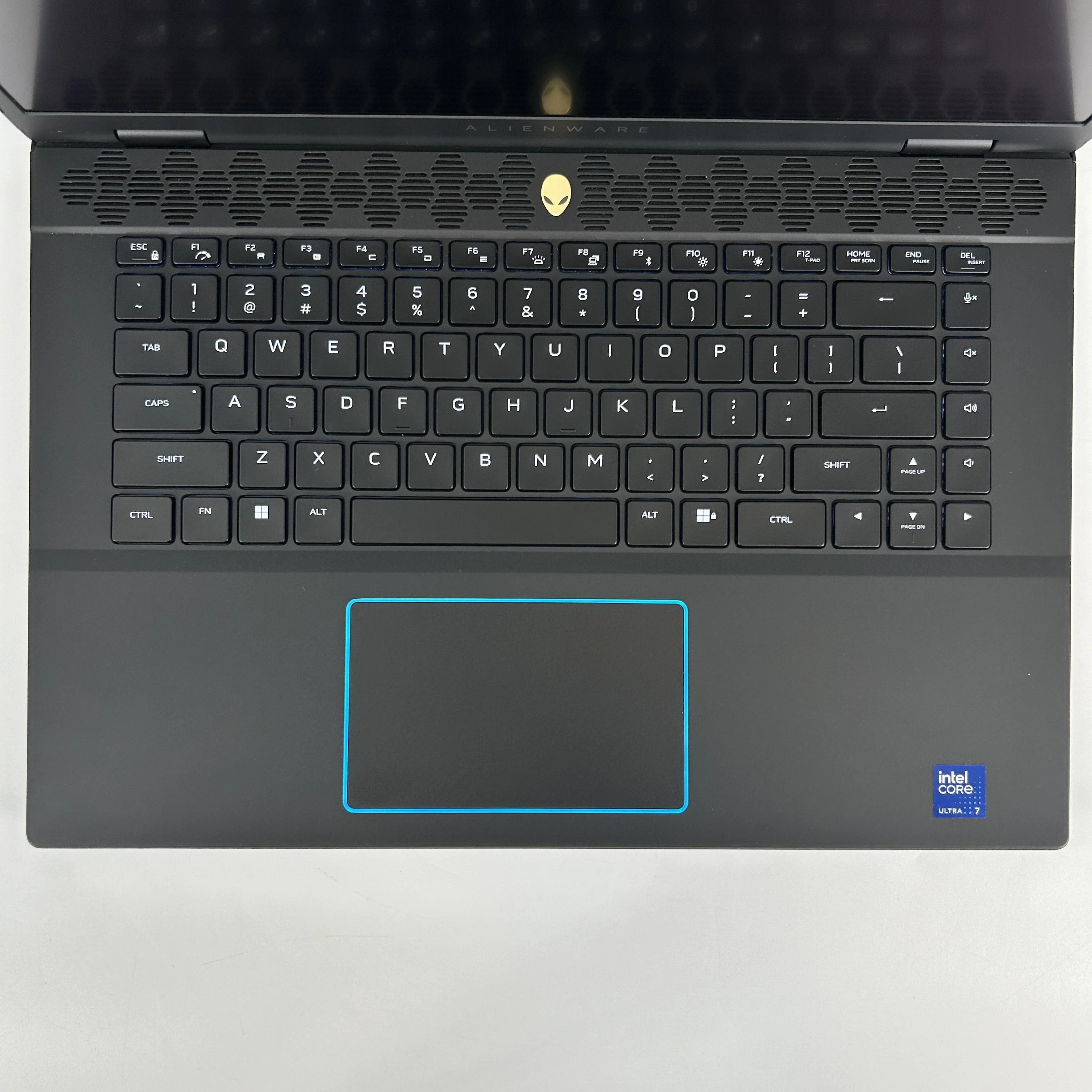 Dell Alienware M16 R2 Black 1.4 GHz Intel Core Ultra 7 16GB RAM 1TB Solid State Drive NVIDIA GeForce RTX 4060 8 GB - Image 2