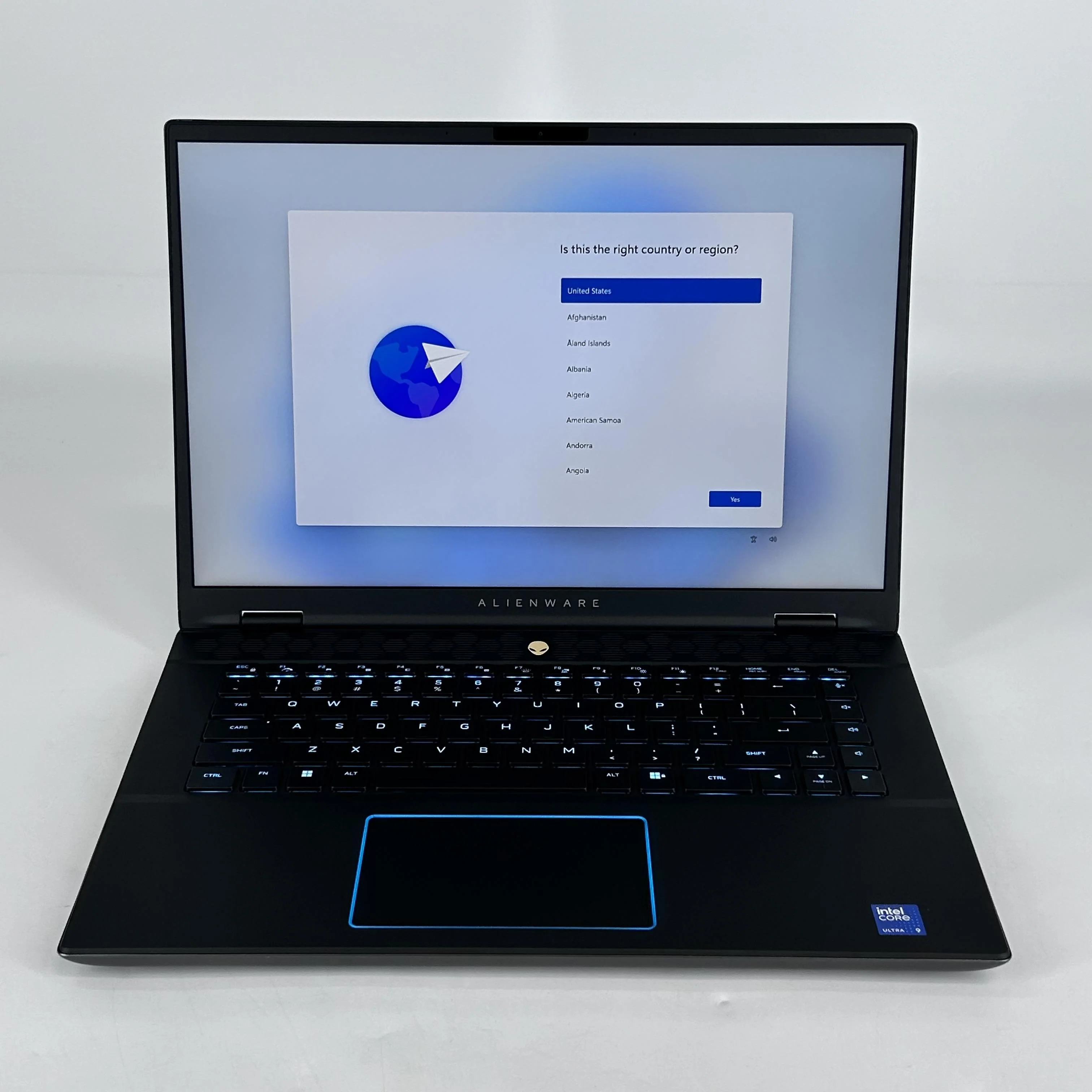 Dell Alienware M16 R2 Black 2.3 GHz Intel Core Ultra 9 32GB RAM 1TB Solid State Drive NVIDIA GeForce RTX 4070 8 GB