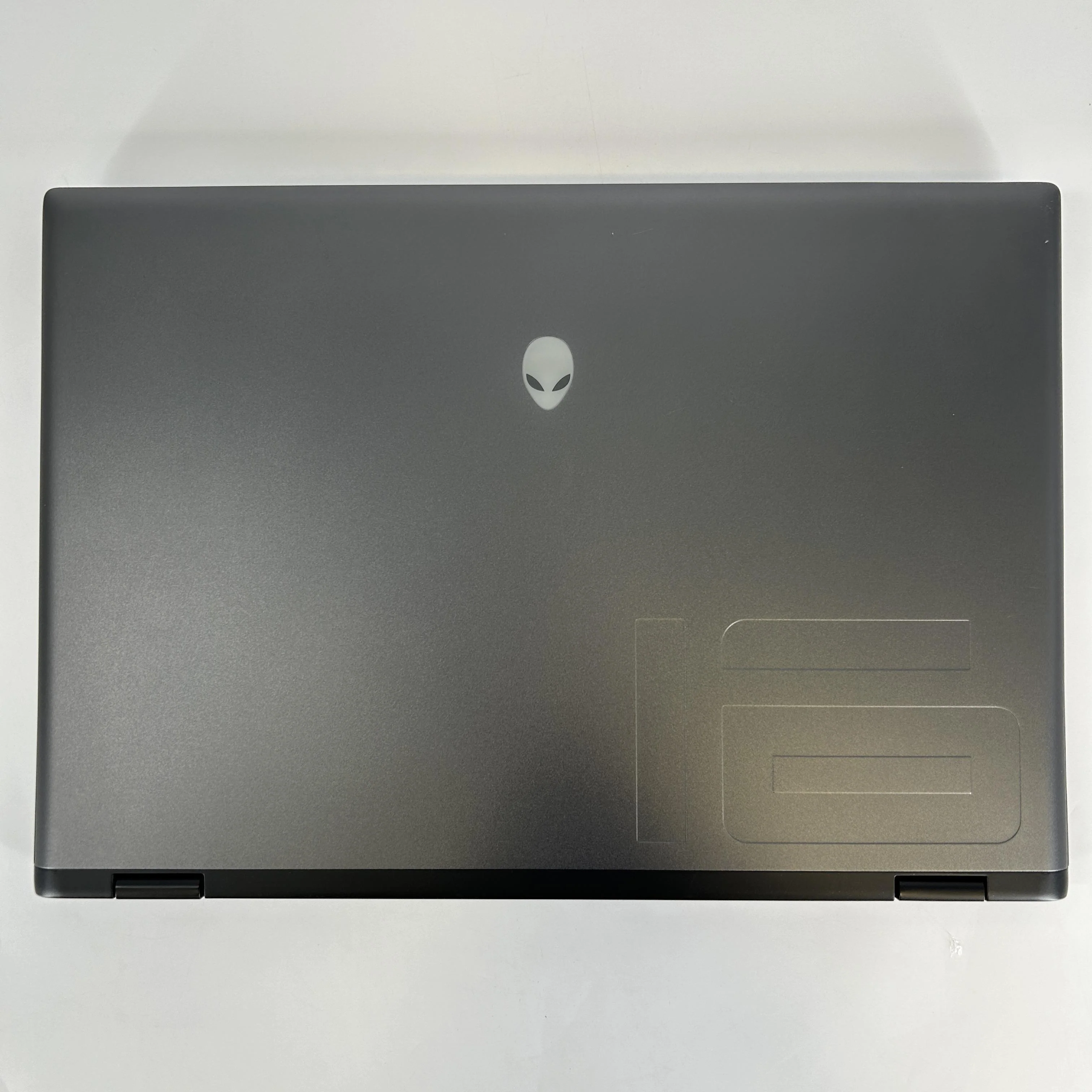 Dell Alienware M16 R2 Black 2.3 GHz Intel Core Ultra 9 32GB RAM 1TB Solid State Drive NVIDIA GeForce RTX 4070 8 GB - Image 10