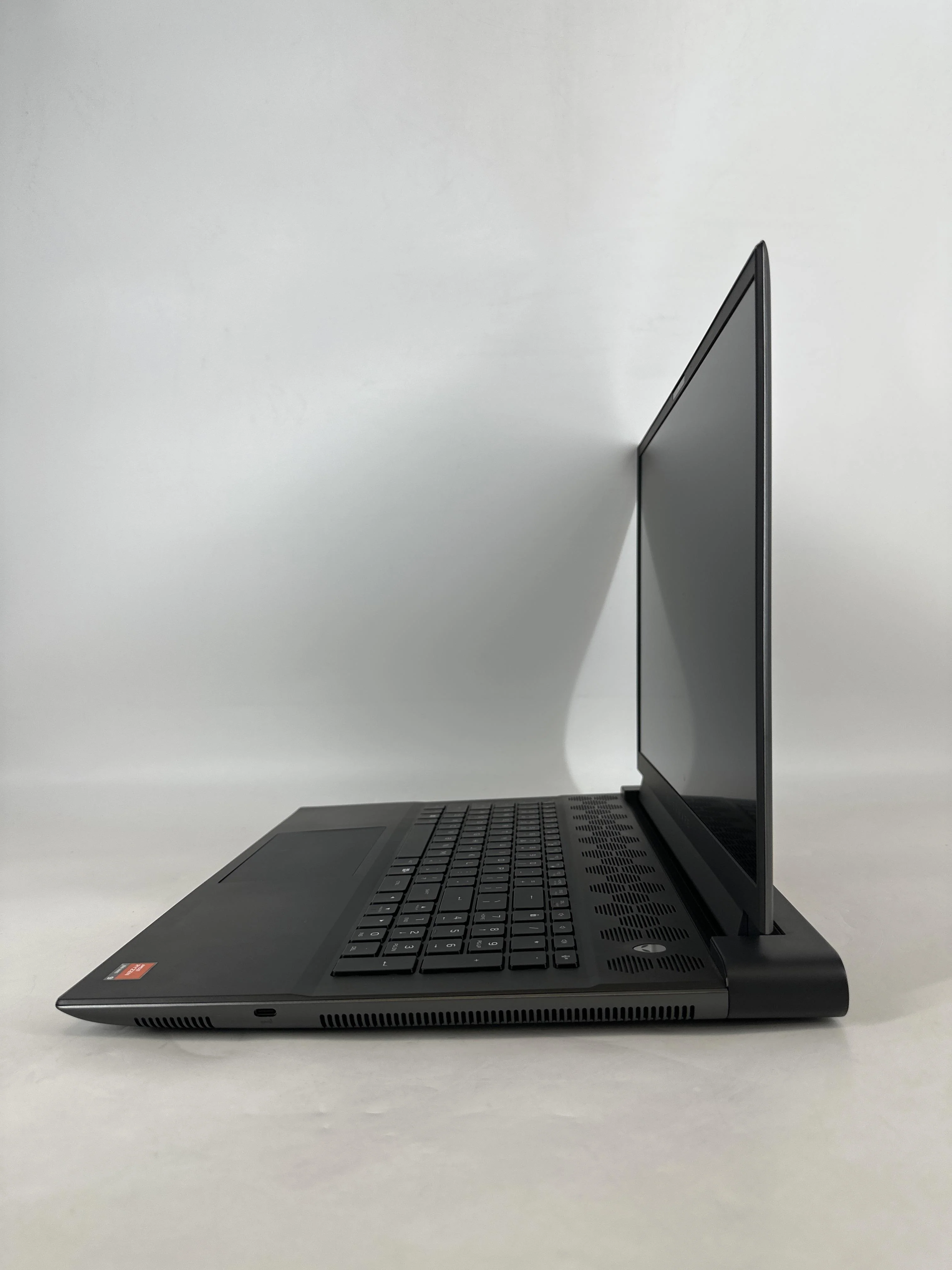 Dell Alienware M18 R1 Black 3.0 GHz AMD Ryzen 9 7845HX 32GB RAM 1TB Solid State Drive NVIDIA GeForce RTX 4080 12 GB - Image 4