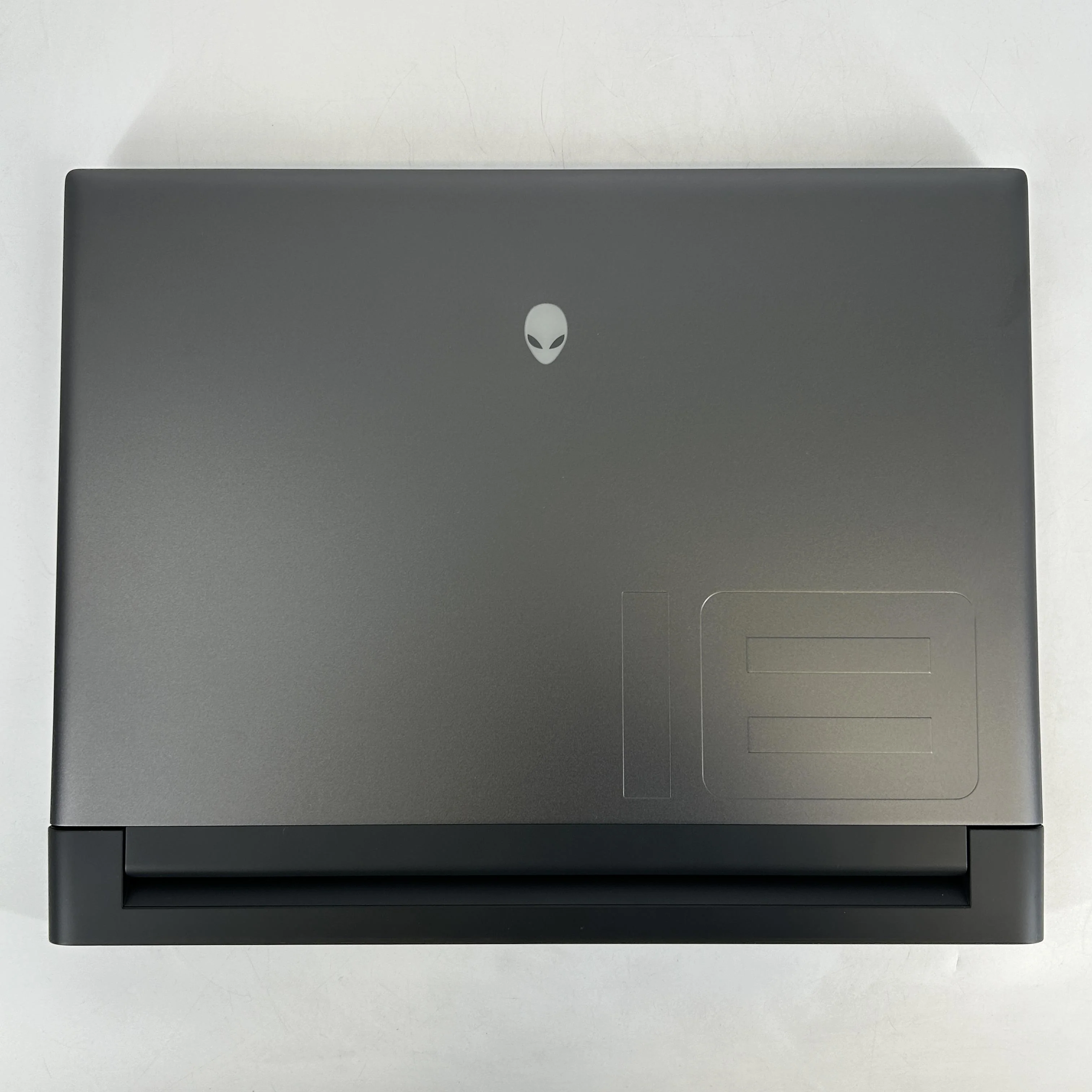 Dell Alienware M18 R2 Black 2.2 GHz Intel Core i9 14th Gen. 64GB RAM 2TB Solid State Drive NVIDIA GeForce RTX 4070 8 GB - Image 5