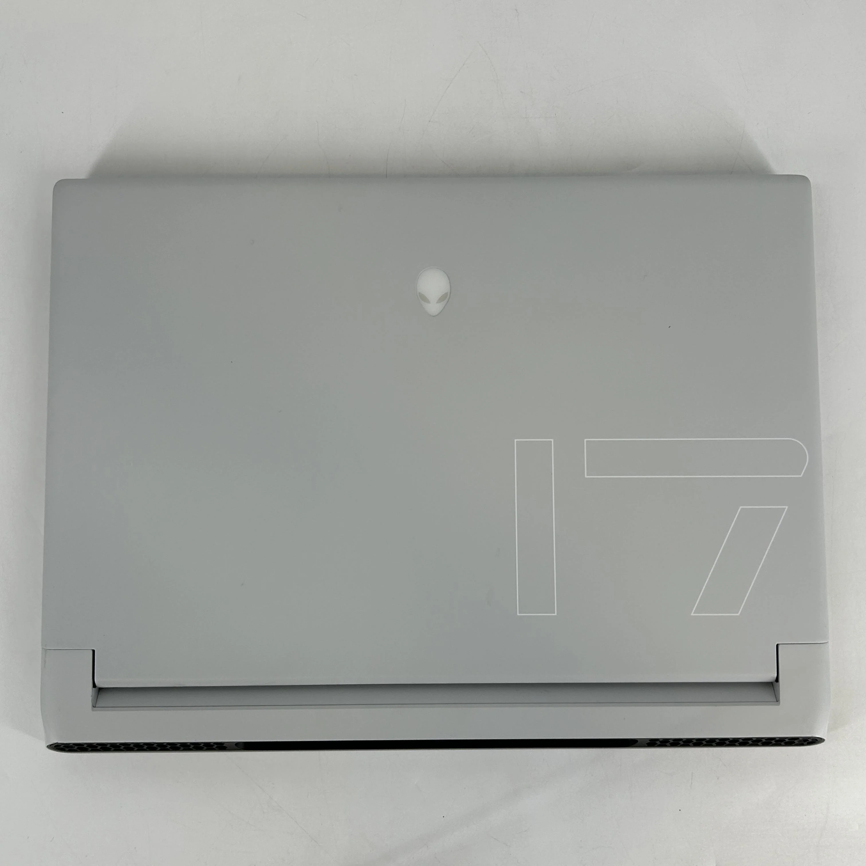 Dell Alienware X17 R1 White 2.6 GHz Intel Core i9 11th Gen. 64GB RAM 1TB Solid State Drive NVIDIA GeForce RTX 3080 16 GB - Image 10