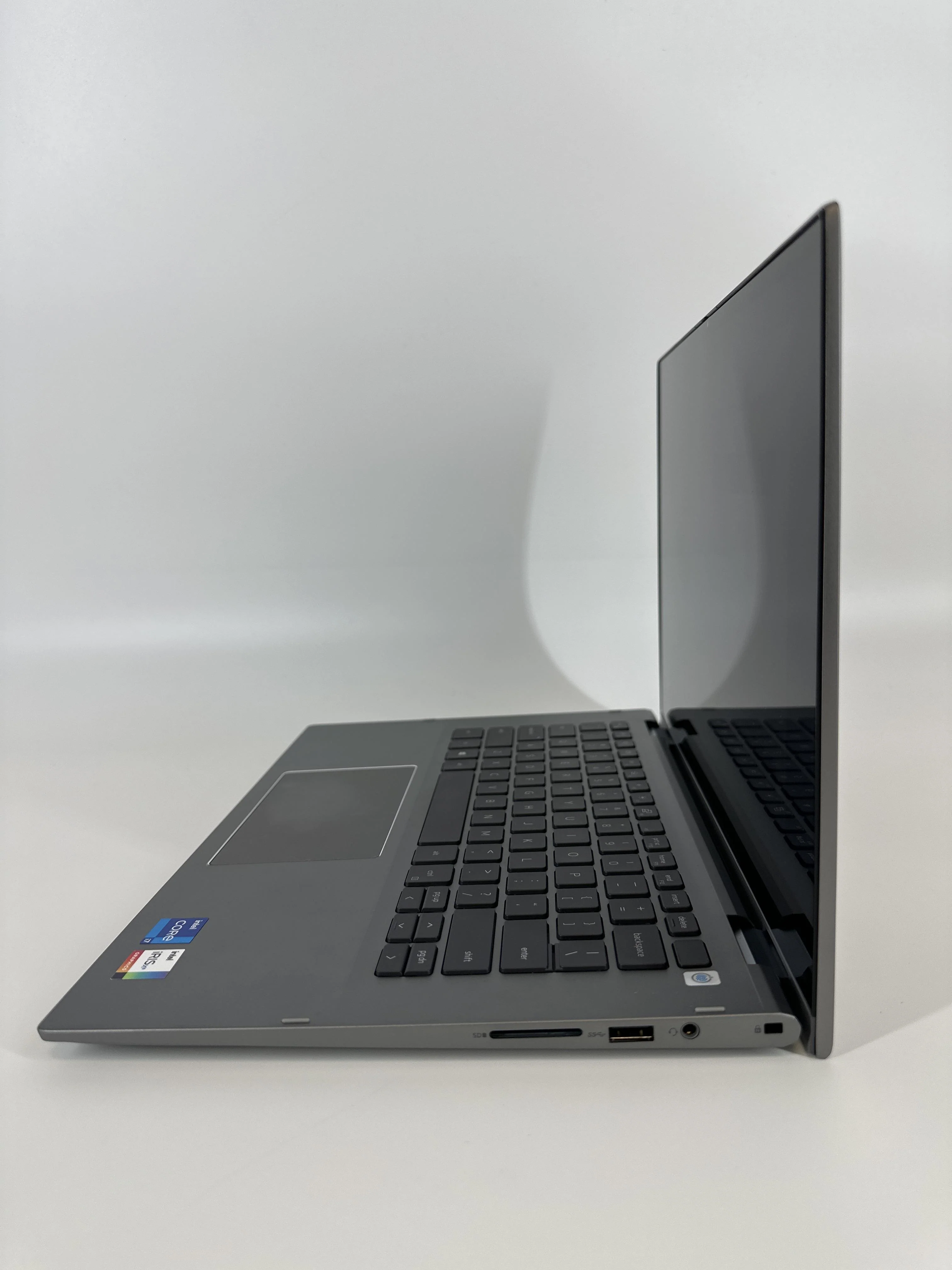 Dell Inspiron 5406 (2-in-1) 14 Silver 2.8 GHz Intel Core i7 11th Gen. 16GB RAM 1TB Solid State Drive - Image 4